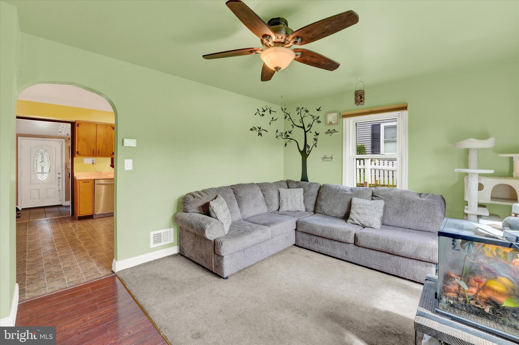 809 VAN REED ROAD