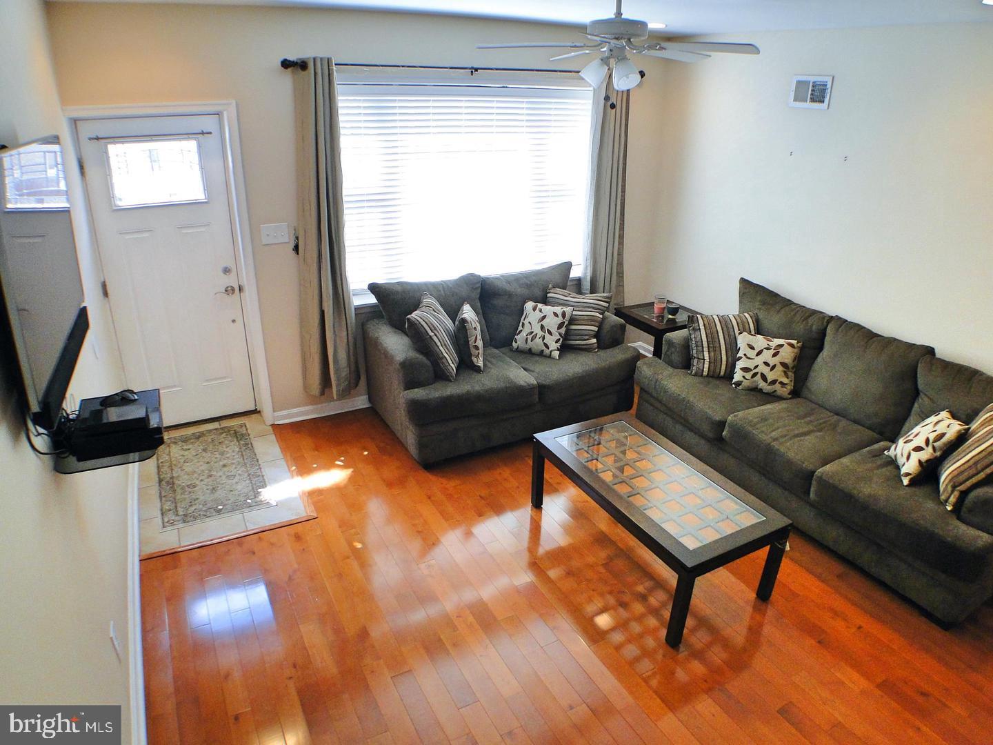 2533 S ROSEWOOD STREET