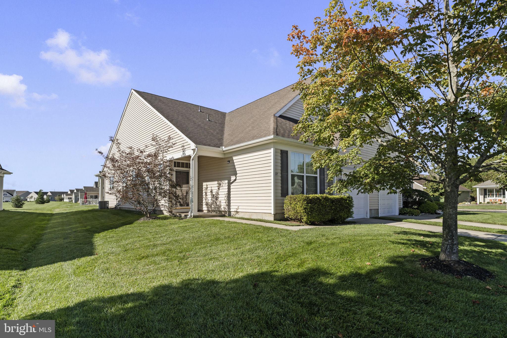 37 E DEHART AVENUE