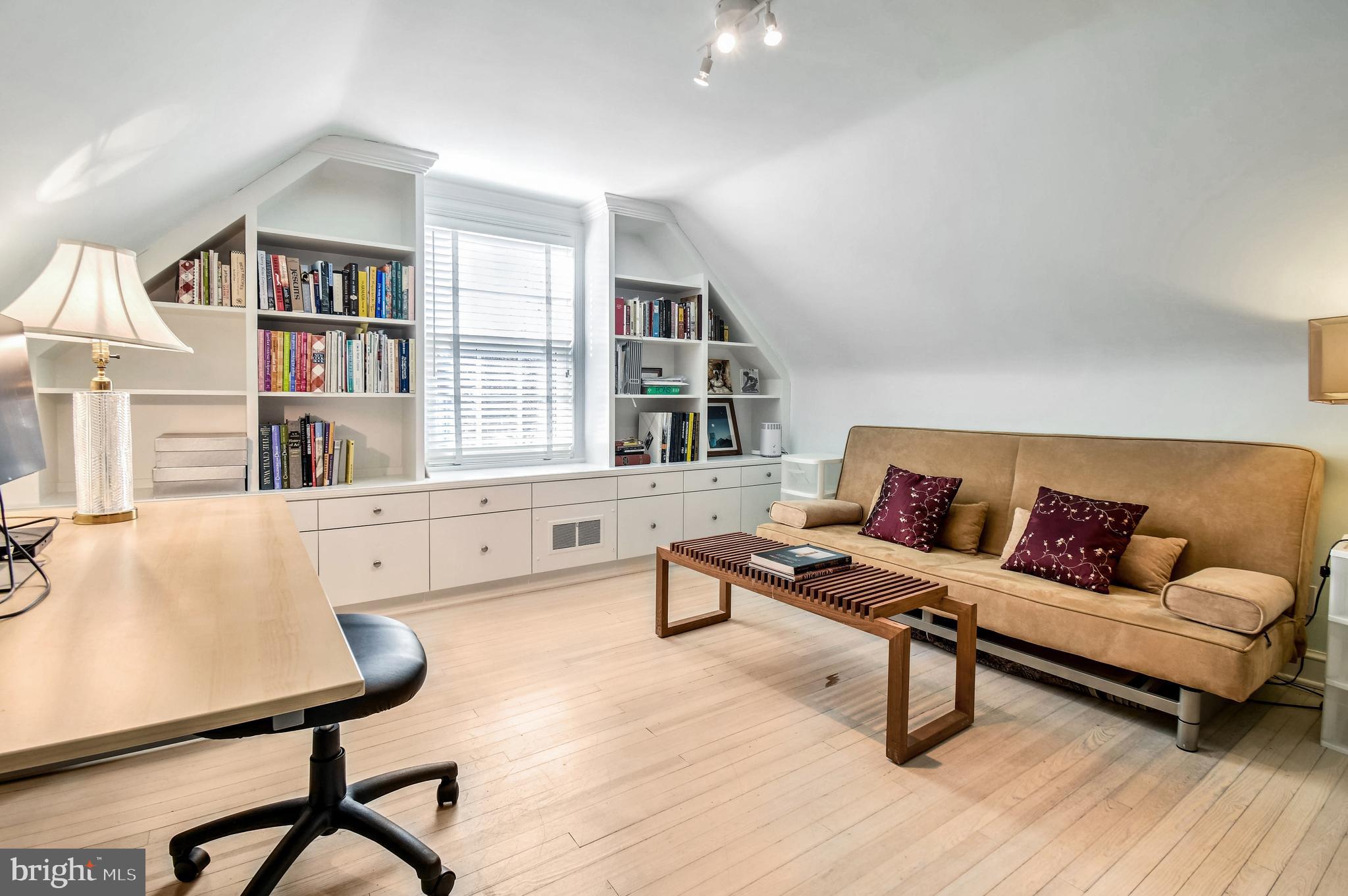 ROLLINGWOOD - Residential