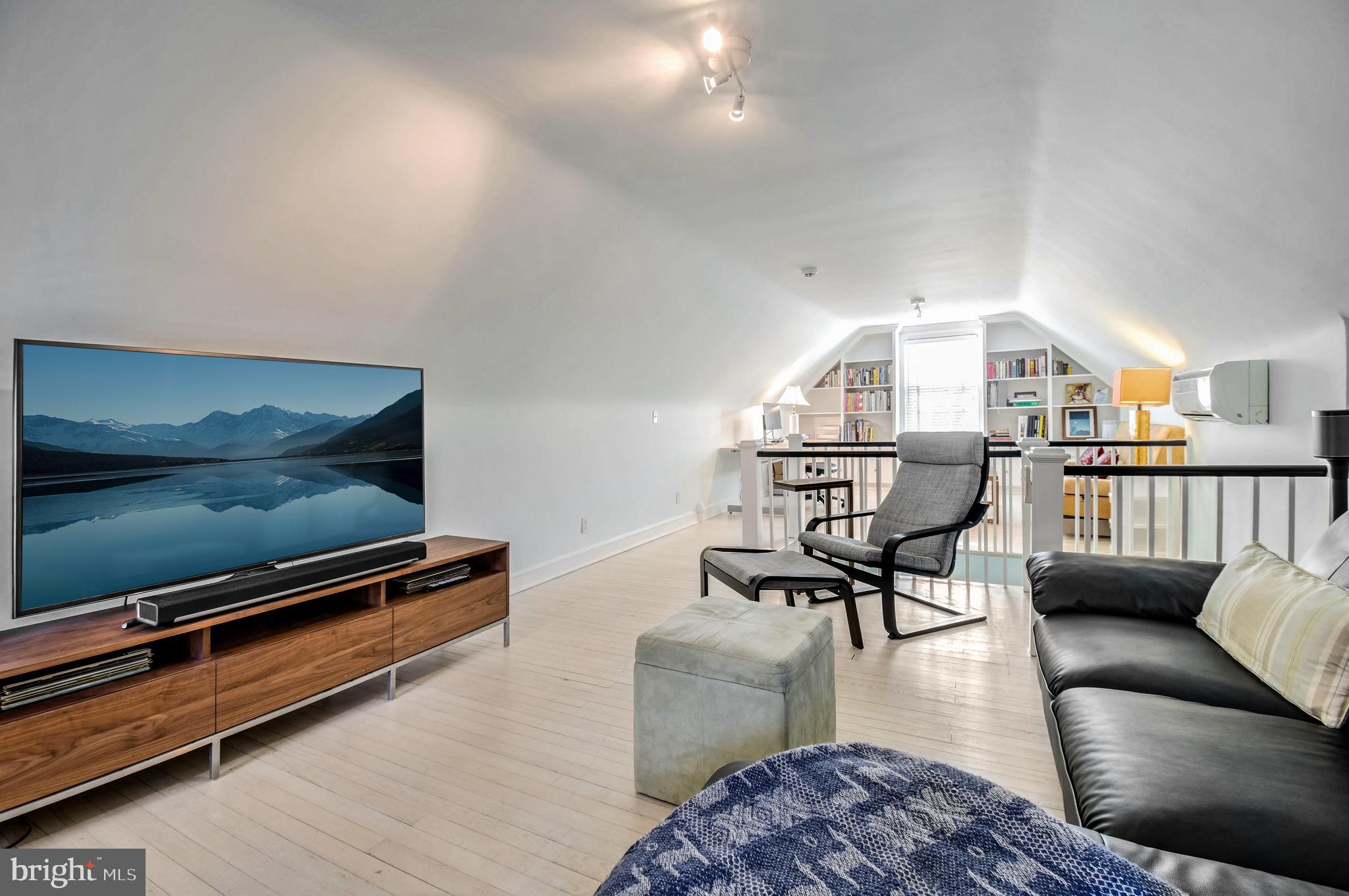 ROLLINGWOOD - Residential