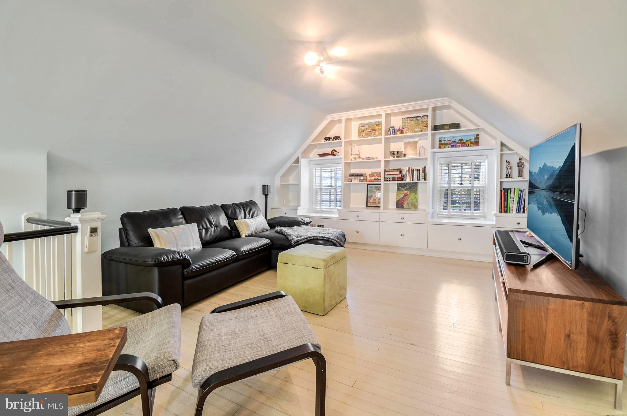 ROLLINGWOOD - Residential