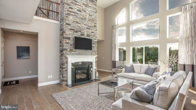 ROYAL OAKS - Residential