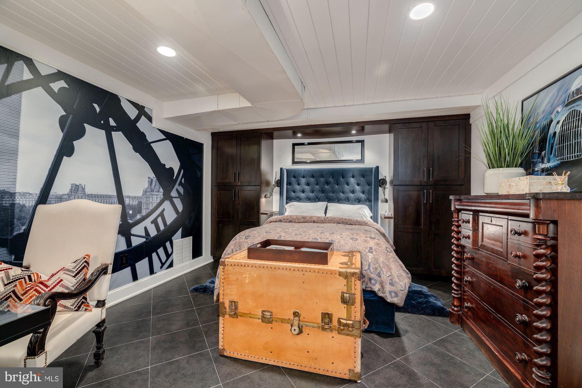 POTOMAC OVERLOOK - Residential