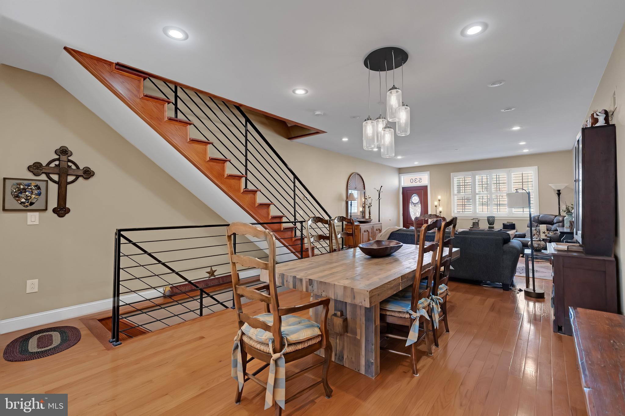 DICKINSON NARROWS - Residential