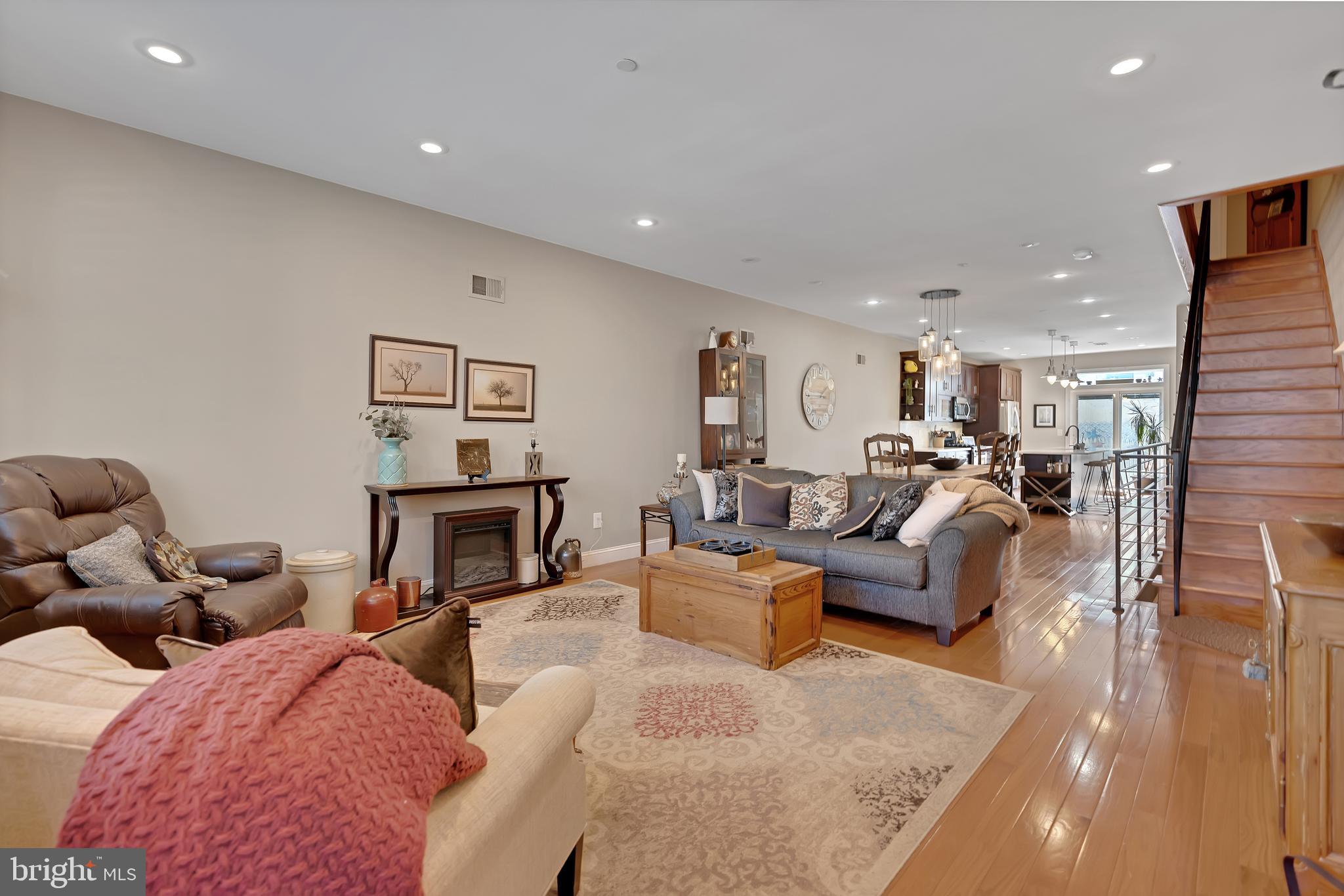 DICKINSON NARROWS - Residential