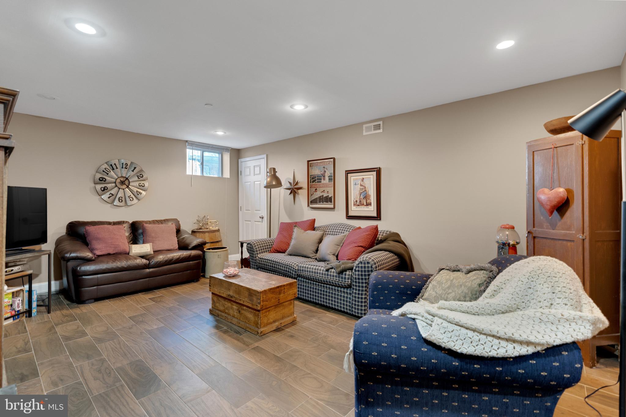 DICKINSON NARROWS - Residential