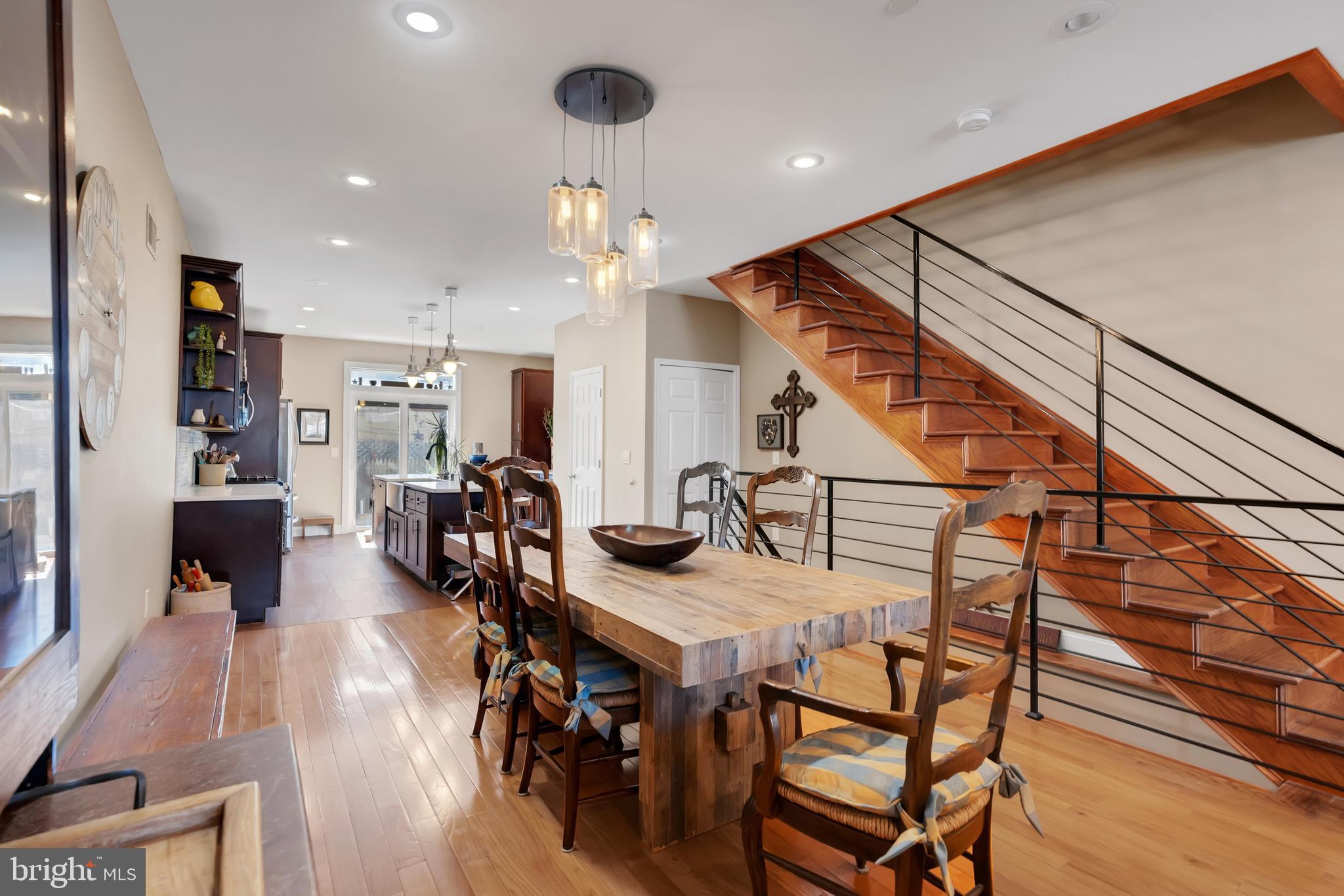 DICKINSON NARROWS - Residential