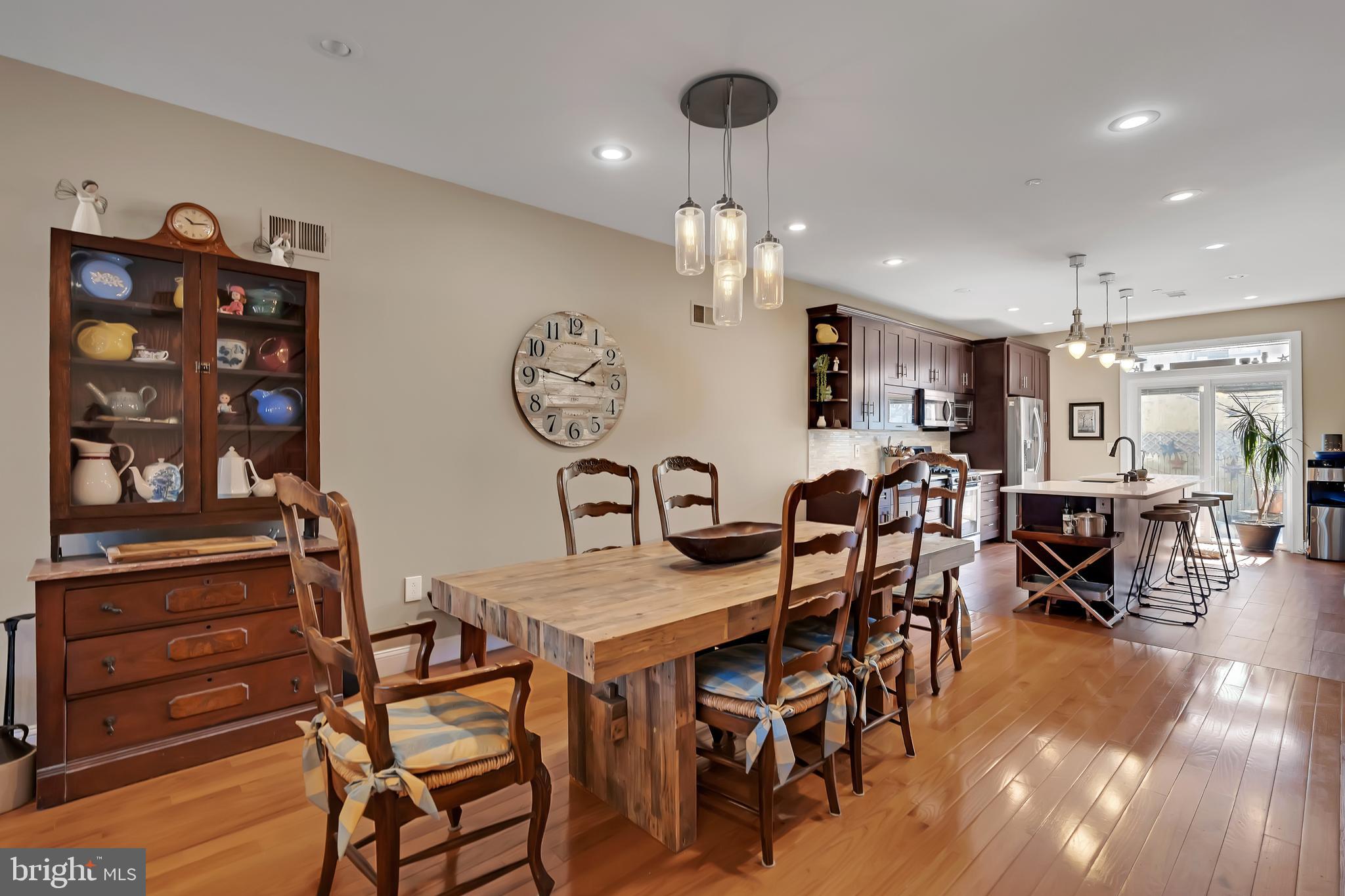 DICKINSON NARROWS - Residential