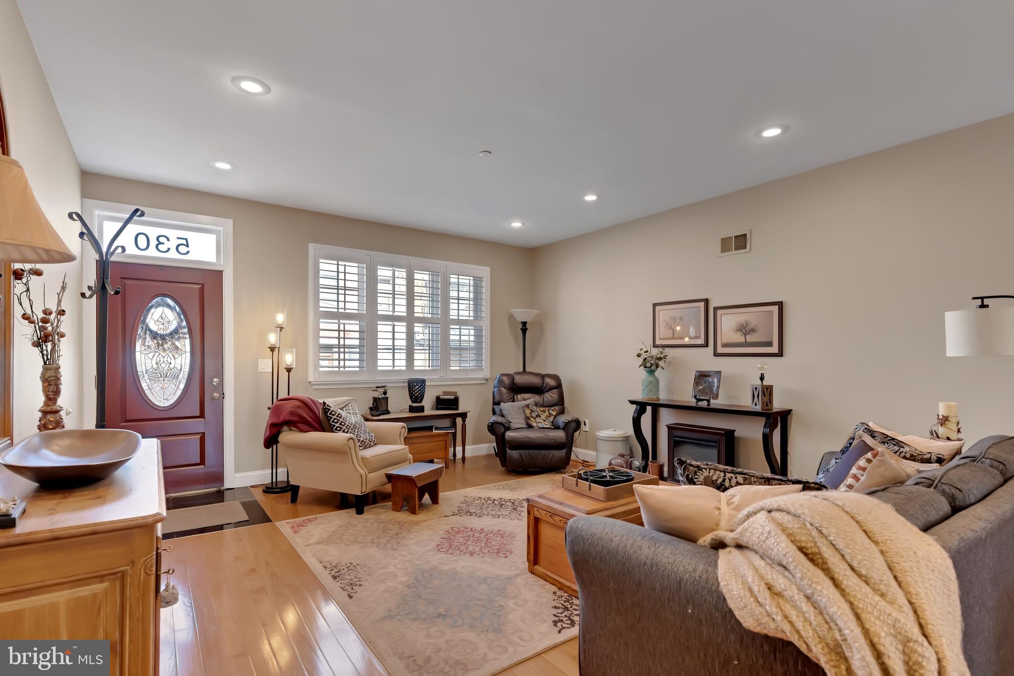 DICKINSON NARROWS - Residential