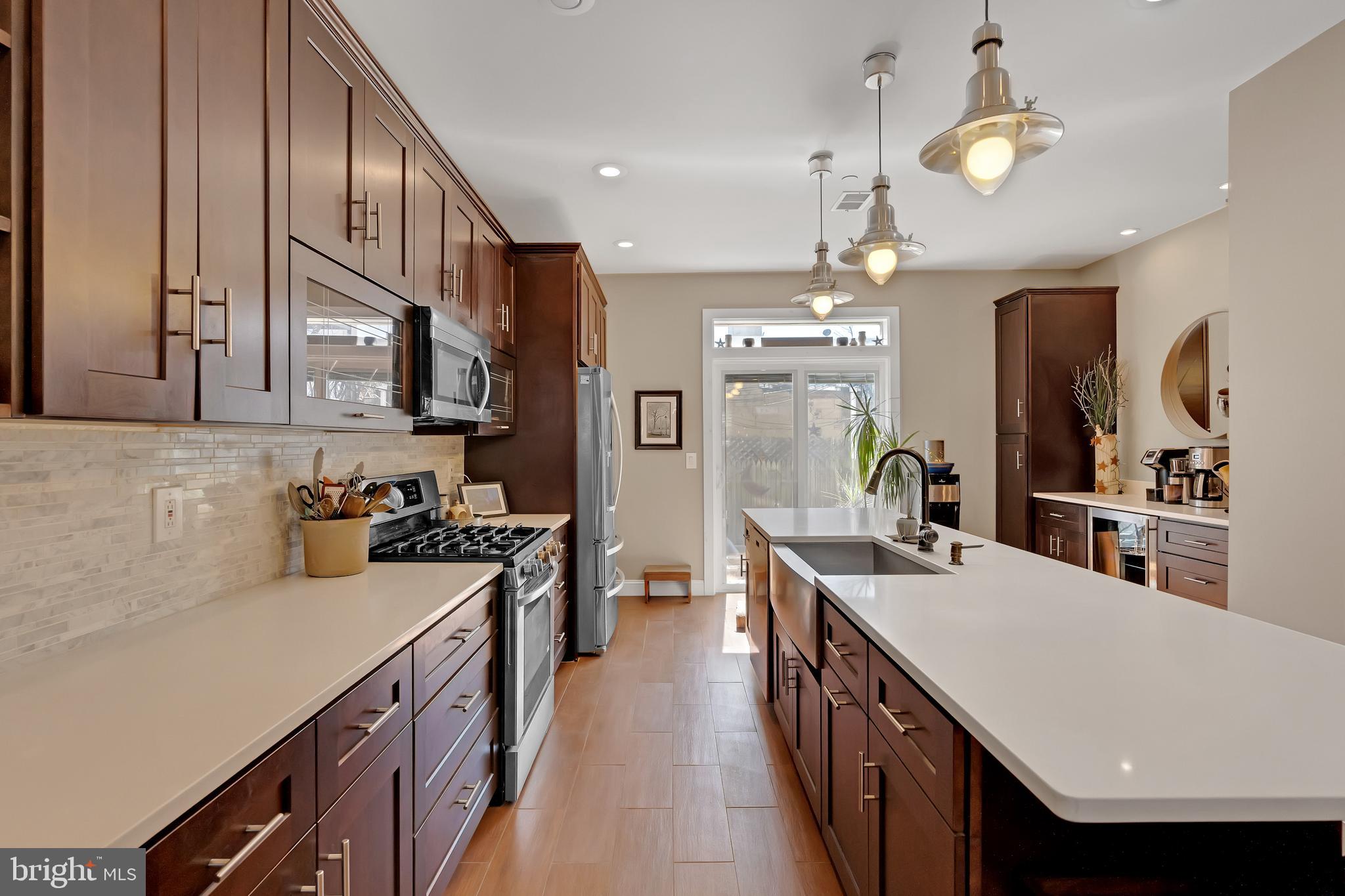 DICKINSON NARROWS - Residential