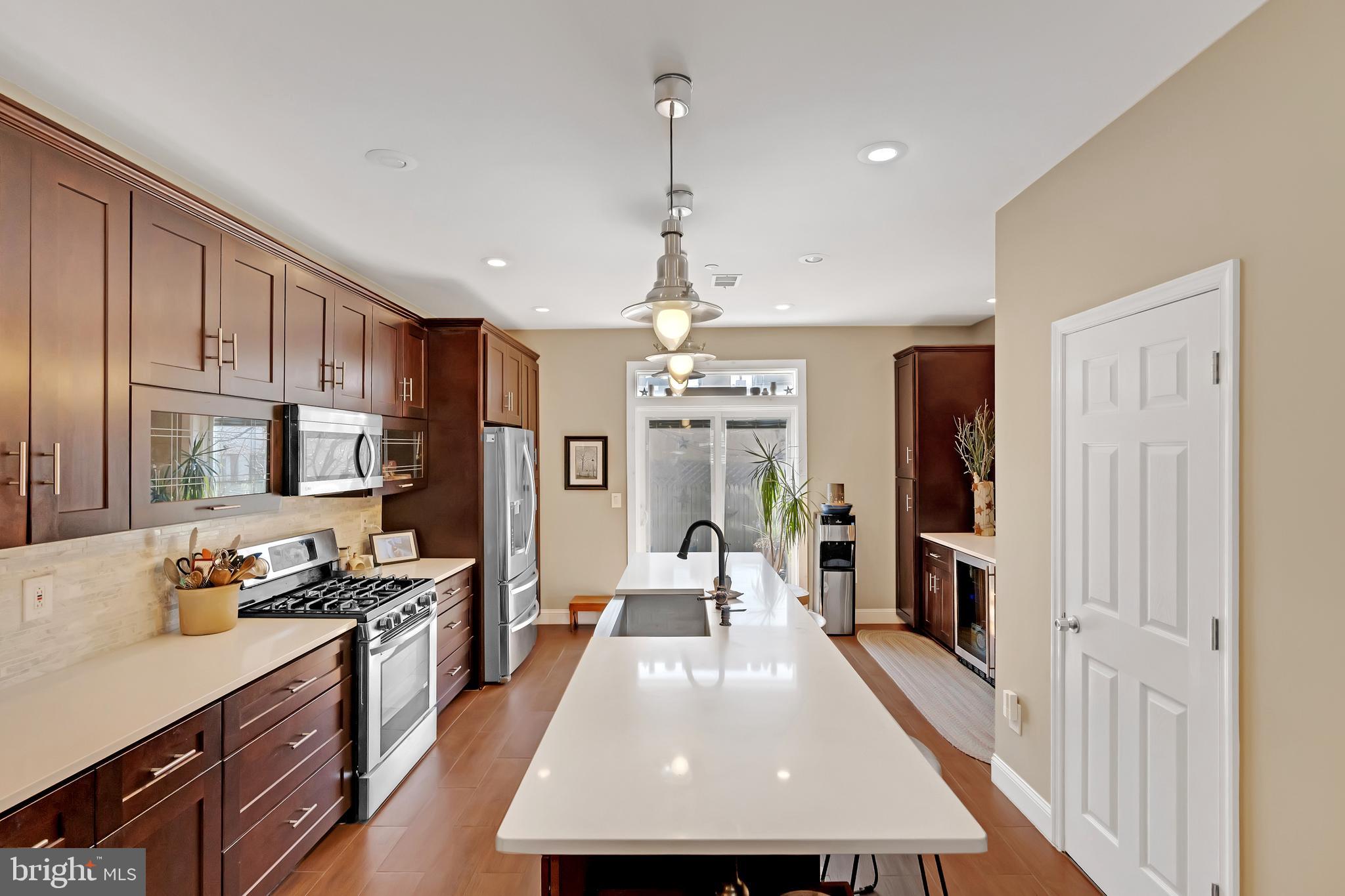 DICKINSON NARROWS - Residential