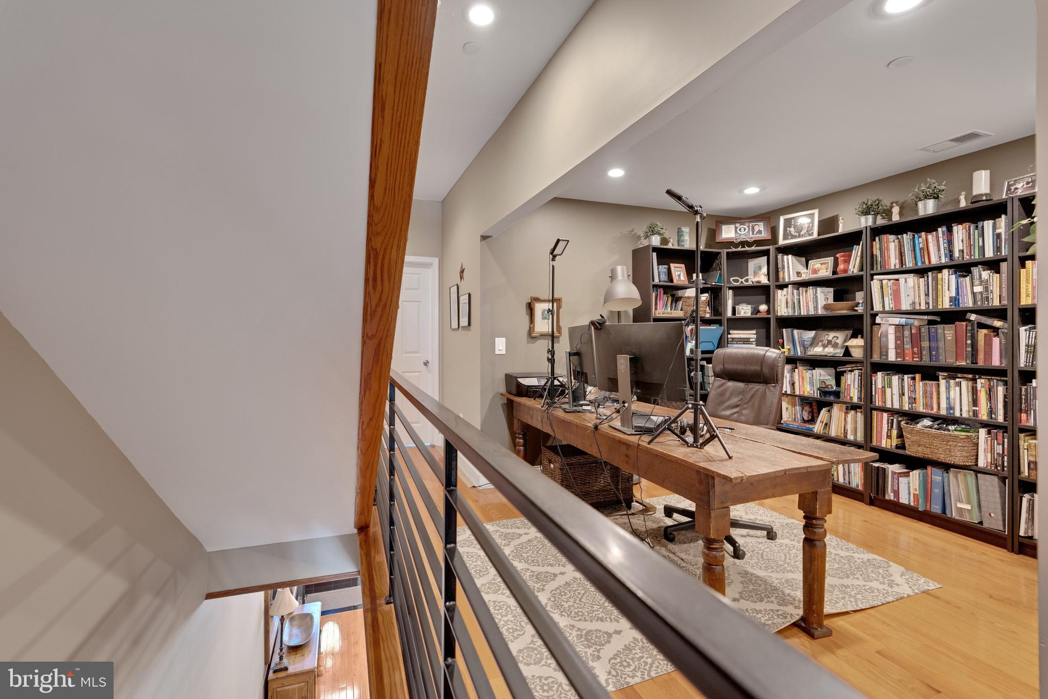 DICKINSON NARROWS - Residential