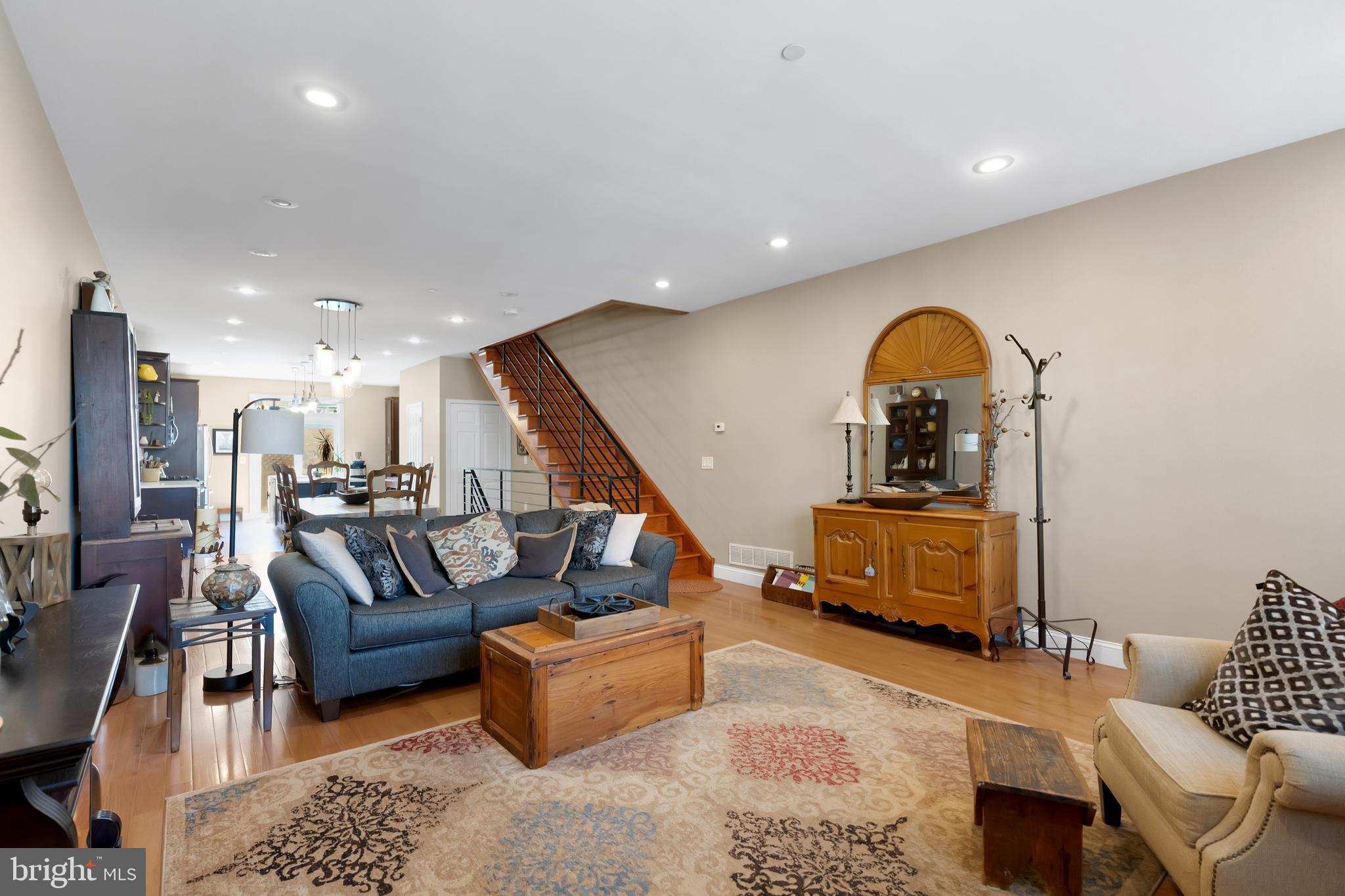DICKINSON NARROWS - Residential