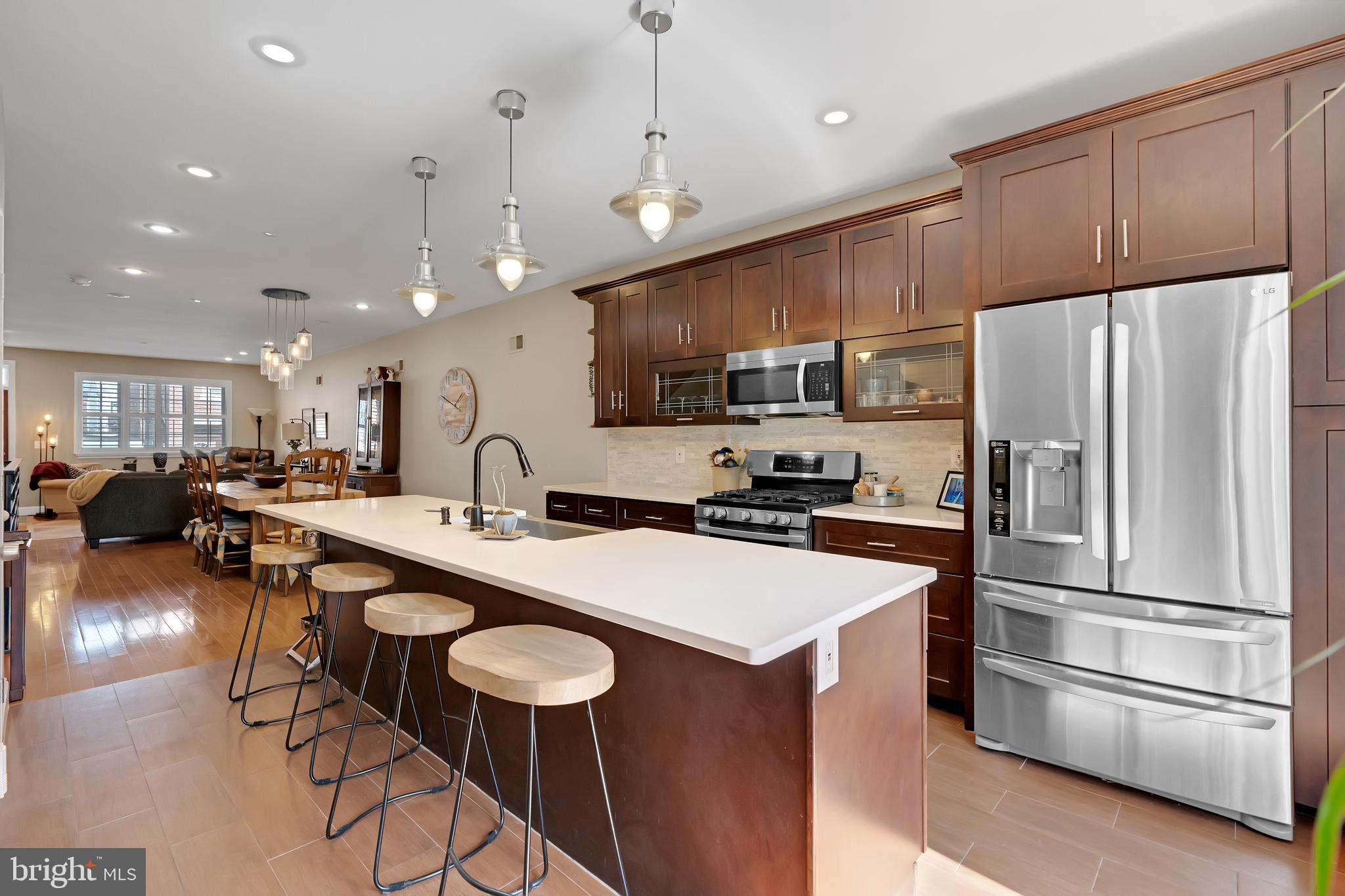 DICKINSON NARROWS - Residential