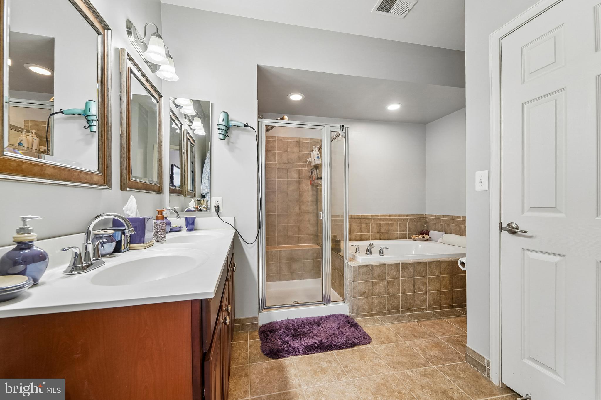 ELKRIDGE CROSSING - Residential
