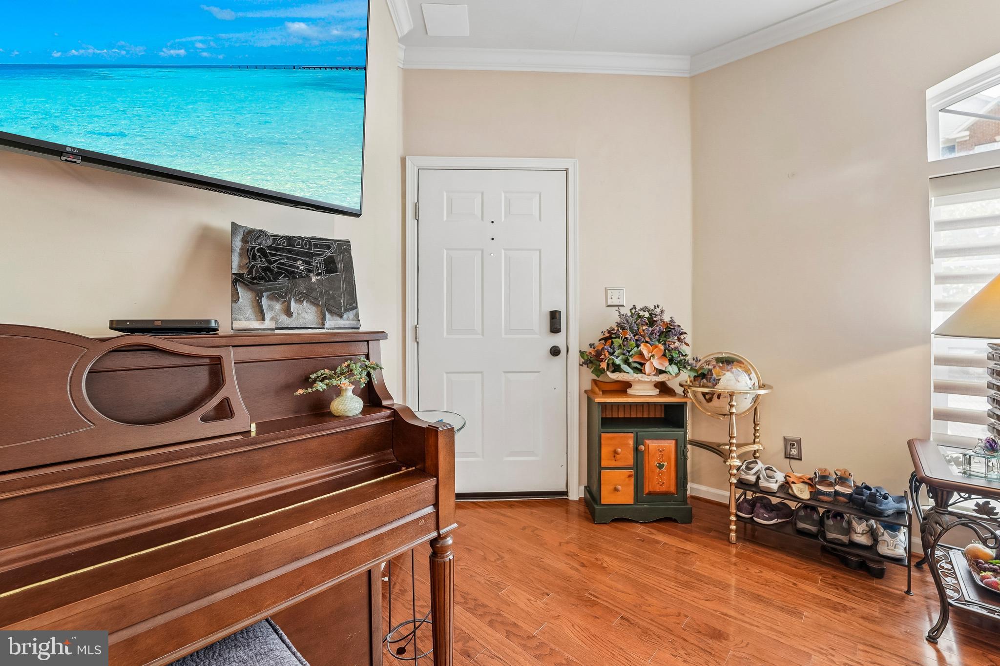 ELKRIDGE CROSSING - Residential