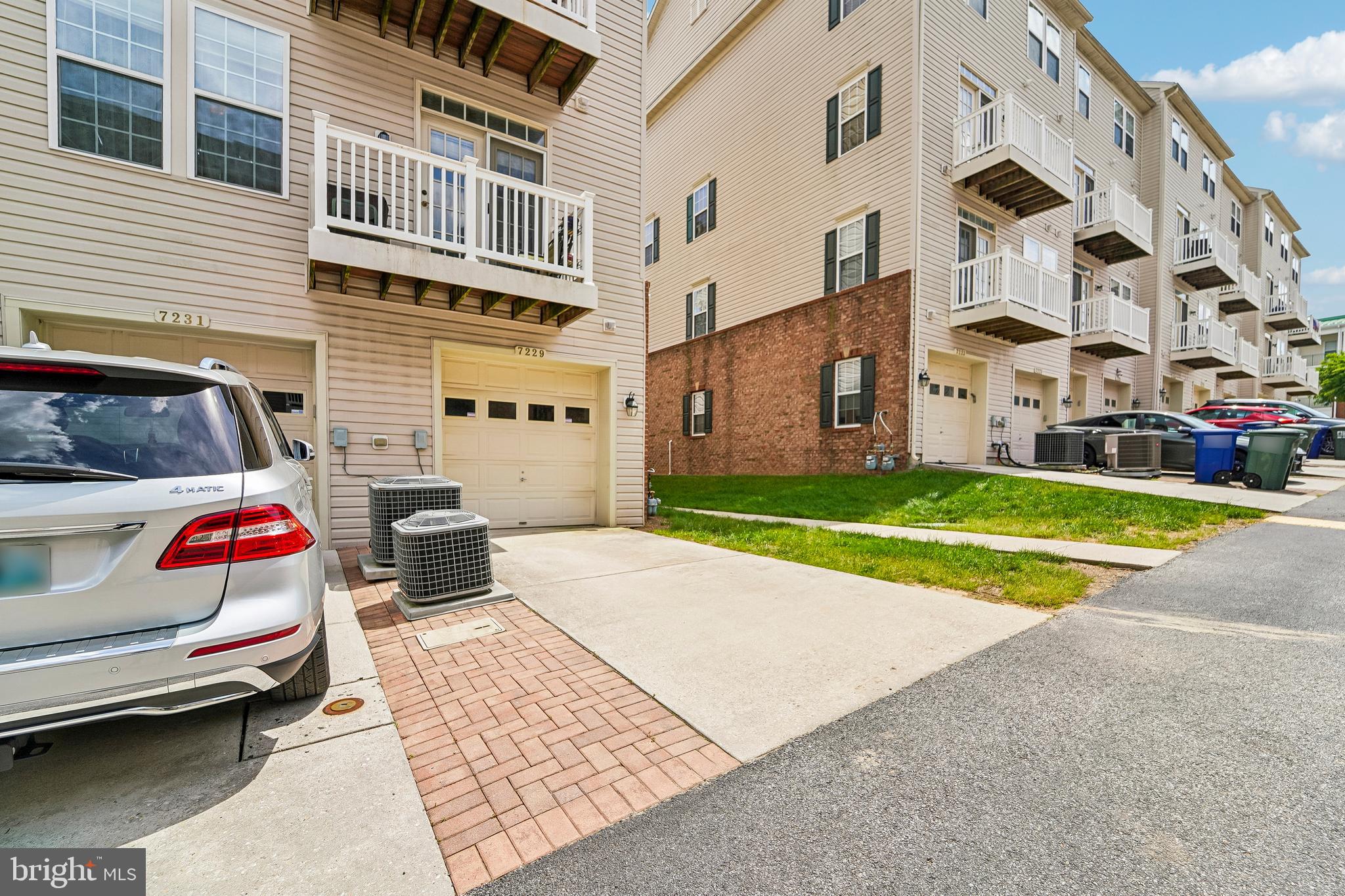 ELKRIDGE CROSSING - Residential