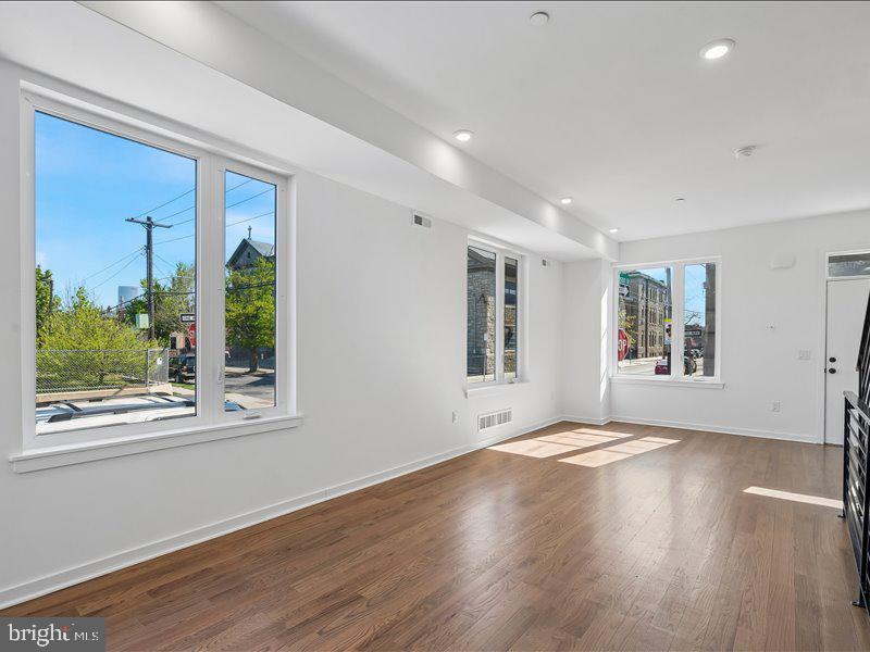 GRAYS FERRY - Residential