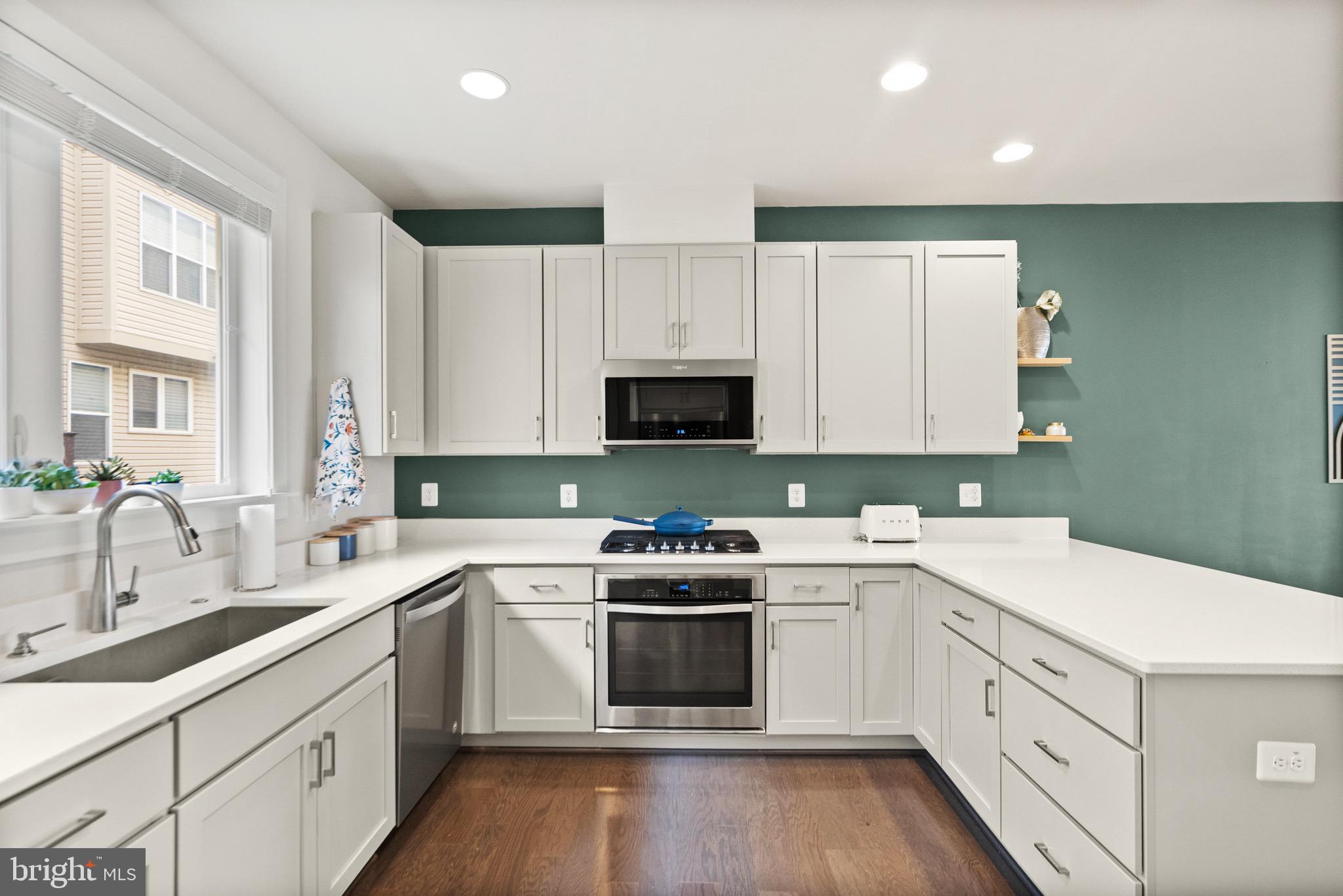 WESTSIDE AT SHADY GROVE METRO - Residential