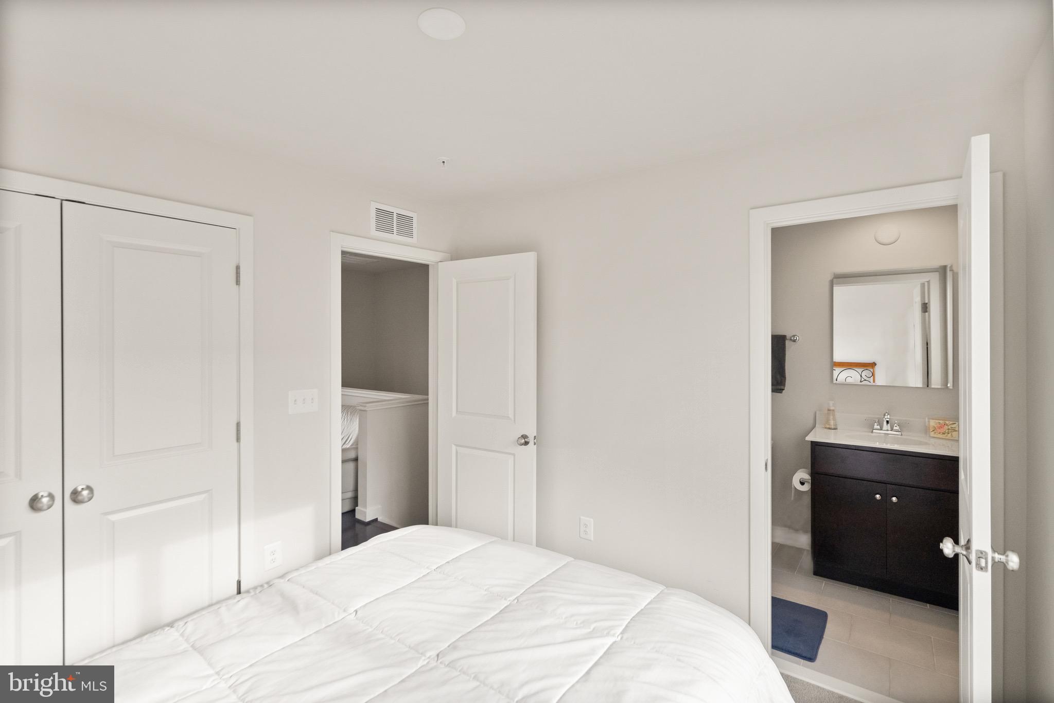 WESTSIDE AT SHADY GROVE METRO - Residential