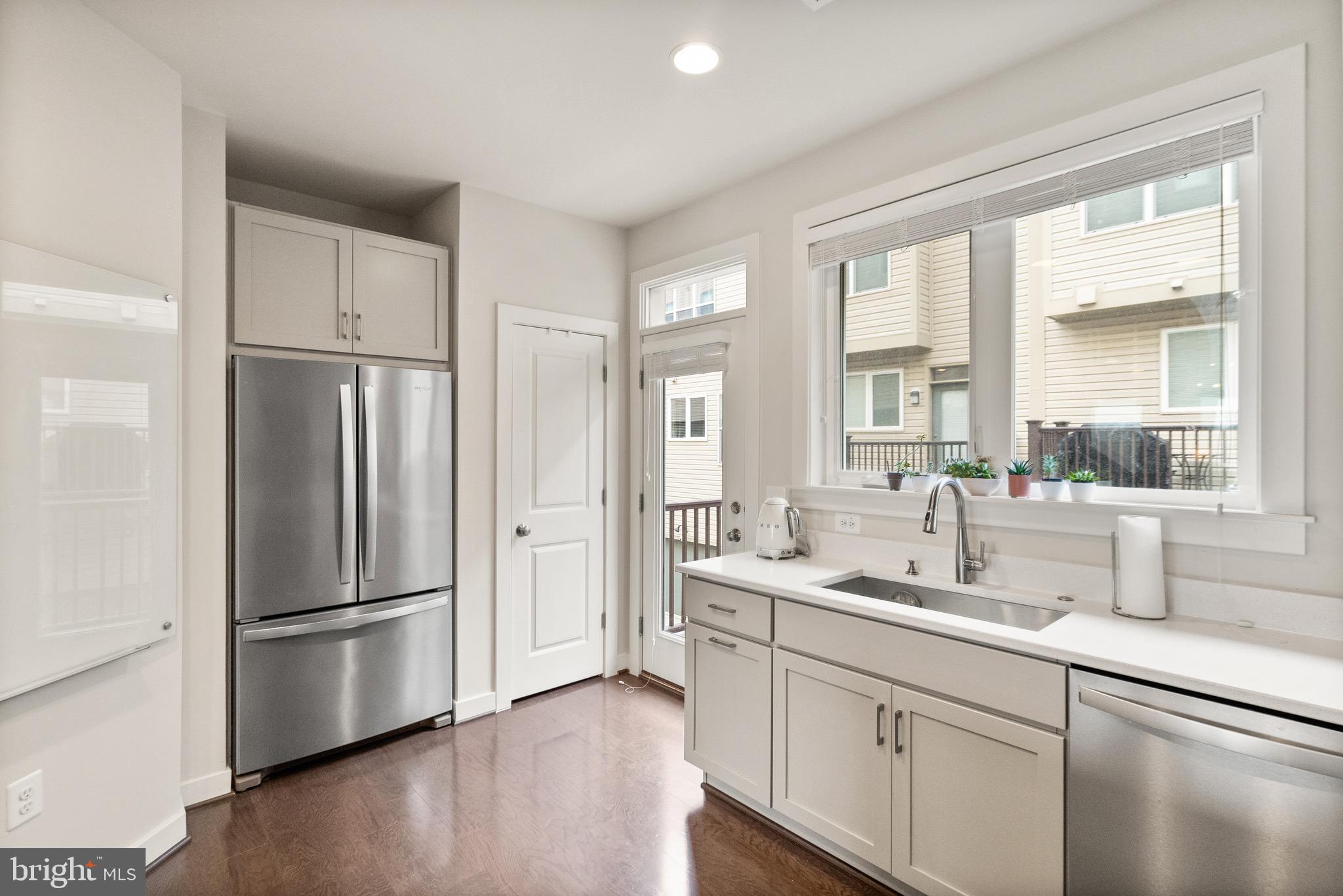 WESTSIDE AT SHADY GROVE METRO - Residential