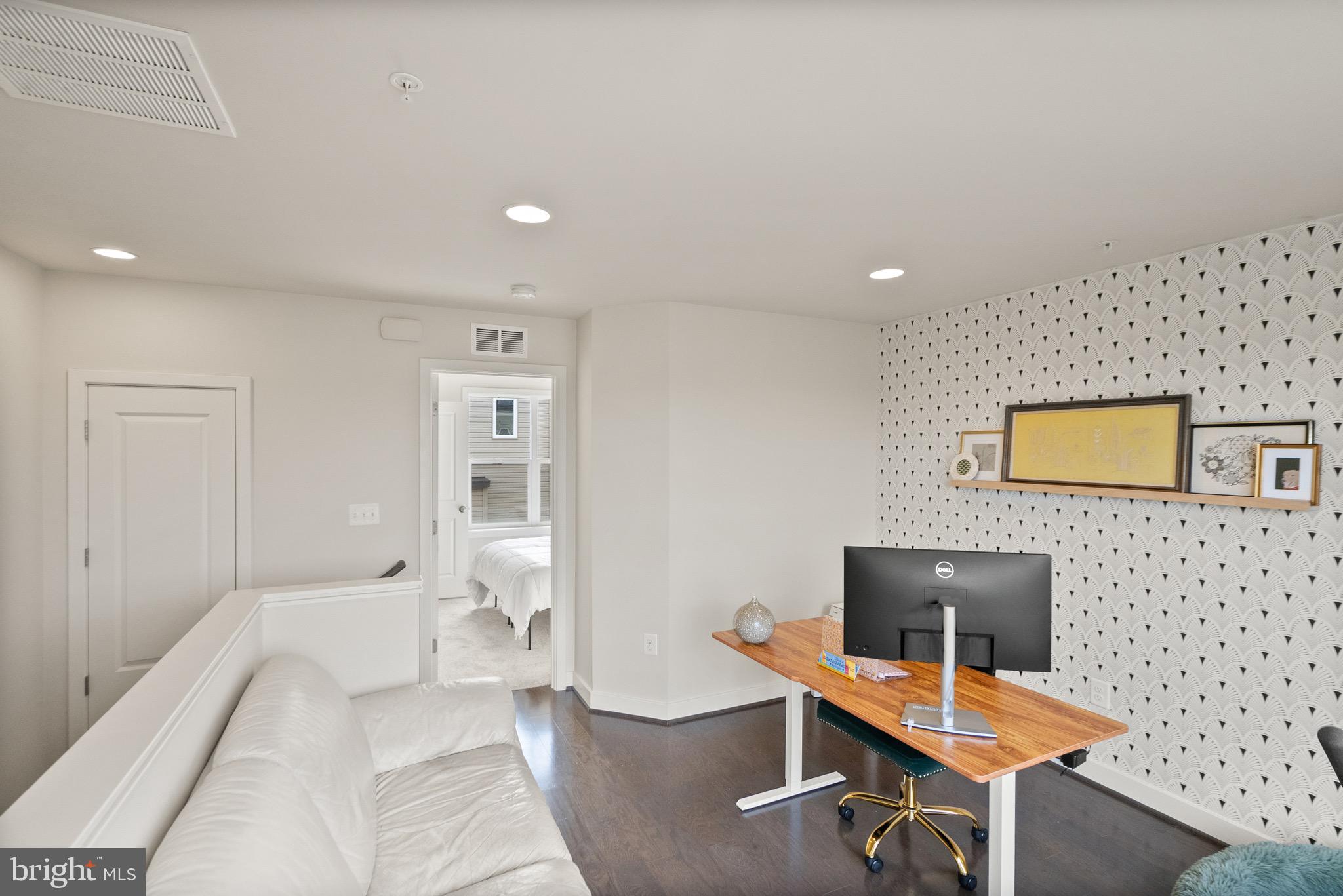 WESTSIDE AT SHADY GROVE METRO - Residential