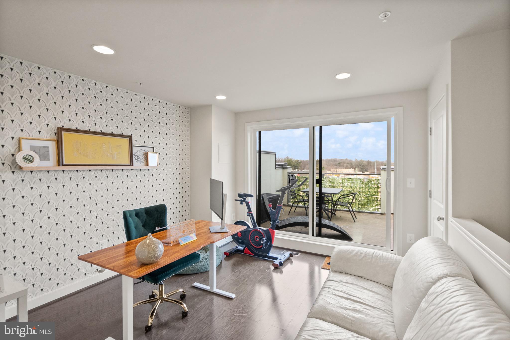 WESTSIDE AT SHADY GROVE METRO - Residential