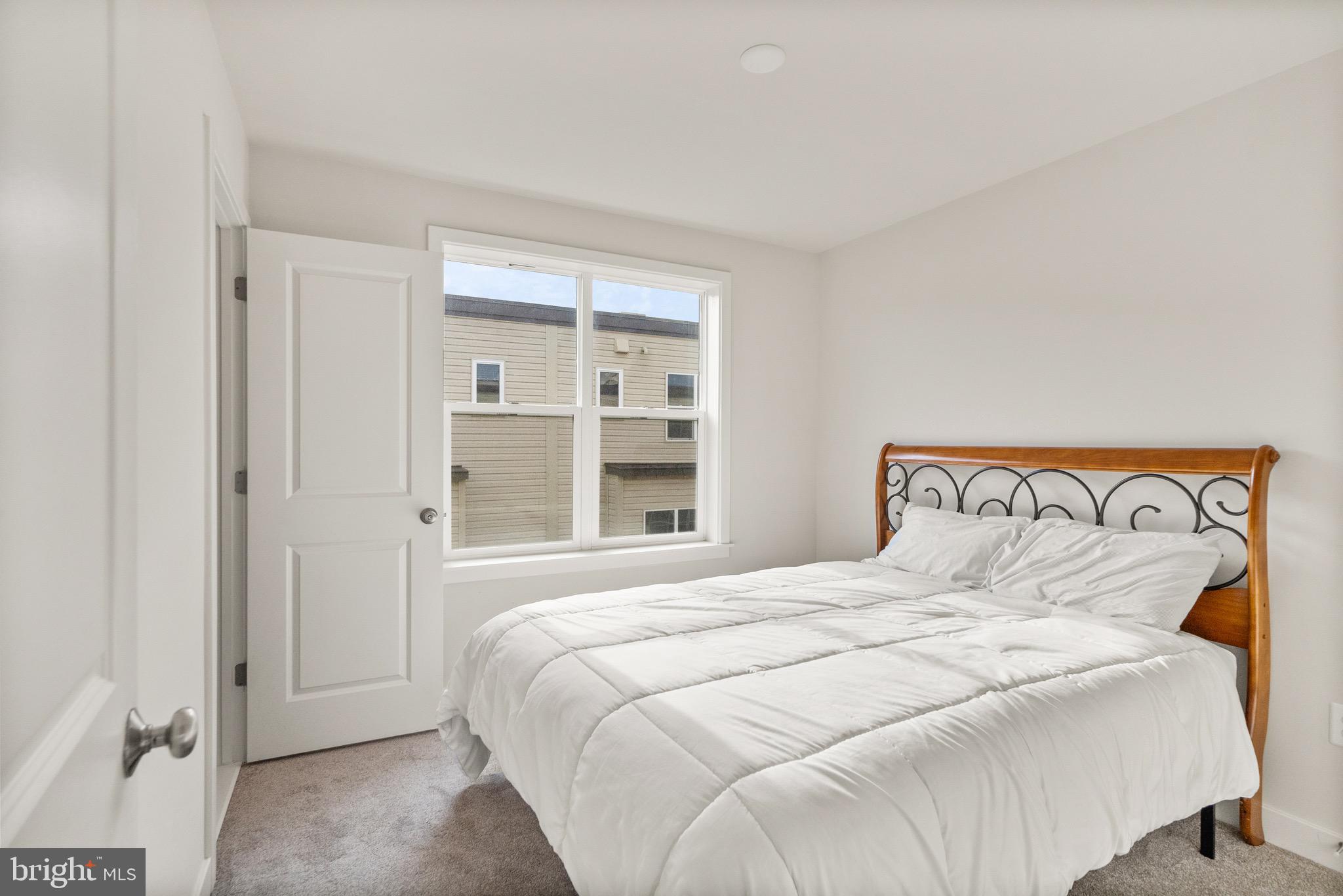 WESTSIDE AT SHADY GROVE METRO - Residential