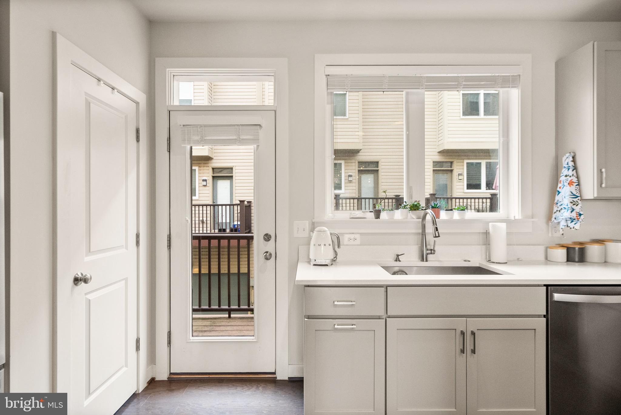 WESTSIDE AT SHADY GROVE METRO - Residential