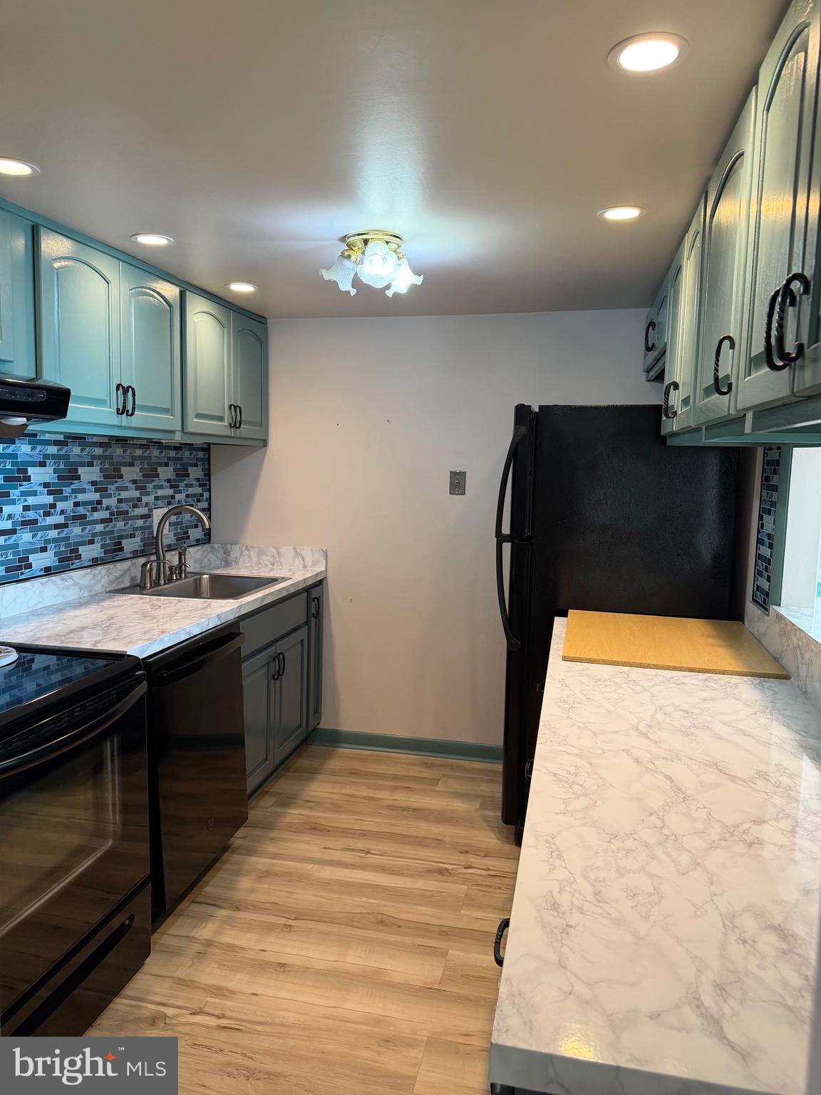 SHREINER VILLAGE - Residential