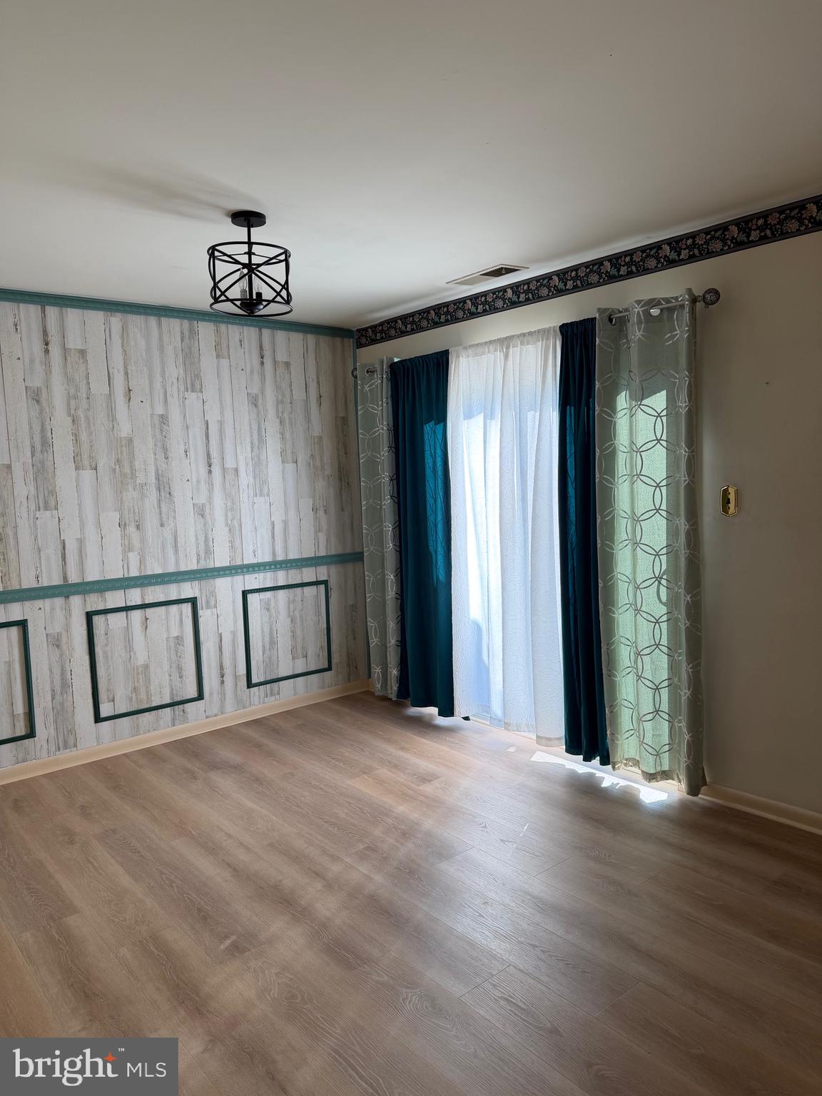 SHREINER VILLAGE - Residential