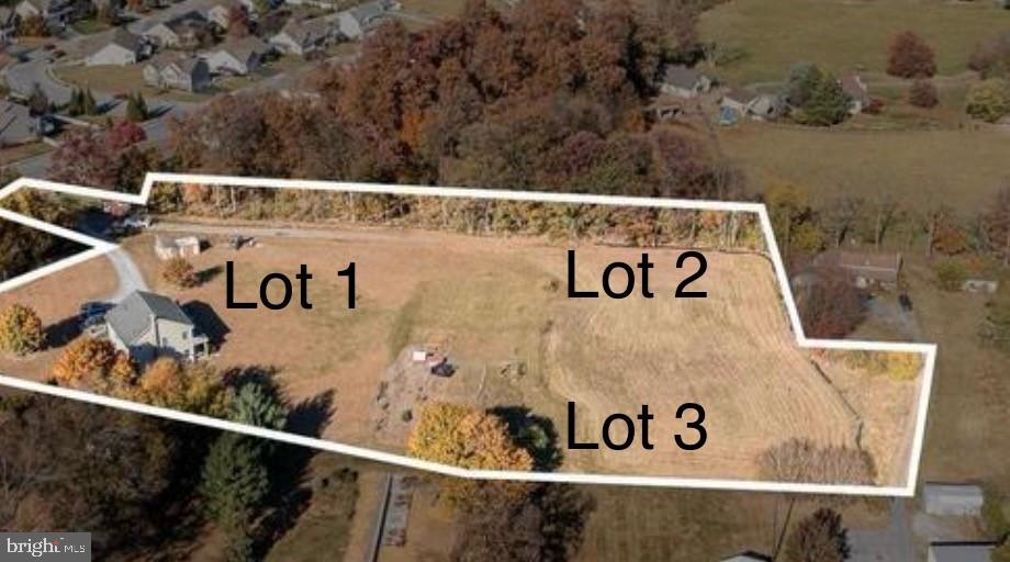 105 CARRIAGE WAY 2 LOT