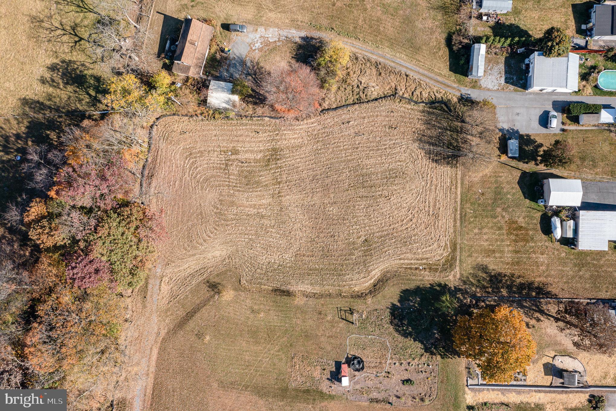 105 CARRIAGE WAY 2 LOT