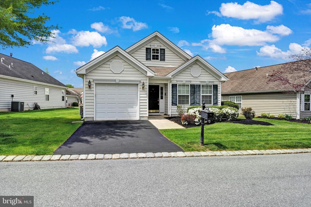 Photo of 1547 Emerson Drive, MOUNT JOY, PA 17552 (MLS # PALA2069210)