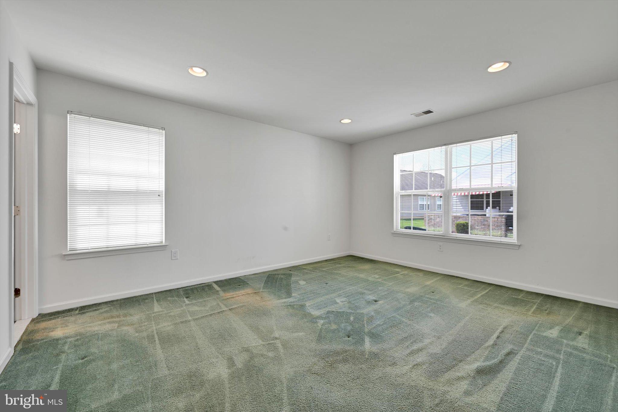 FOUR SEASONS AT ELM TREE - Residential