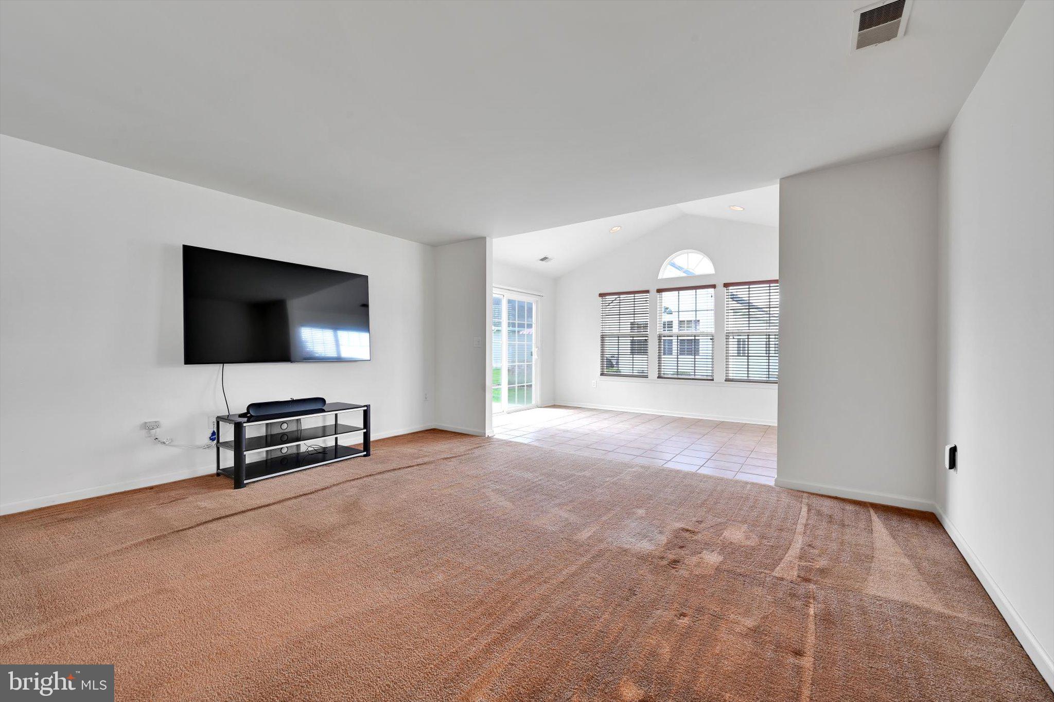 FOUR SEASONS AT ELM TREE - Residential