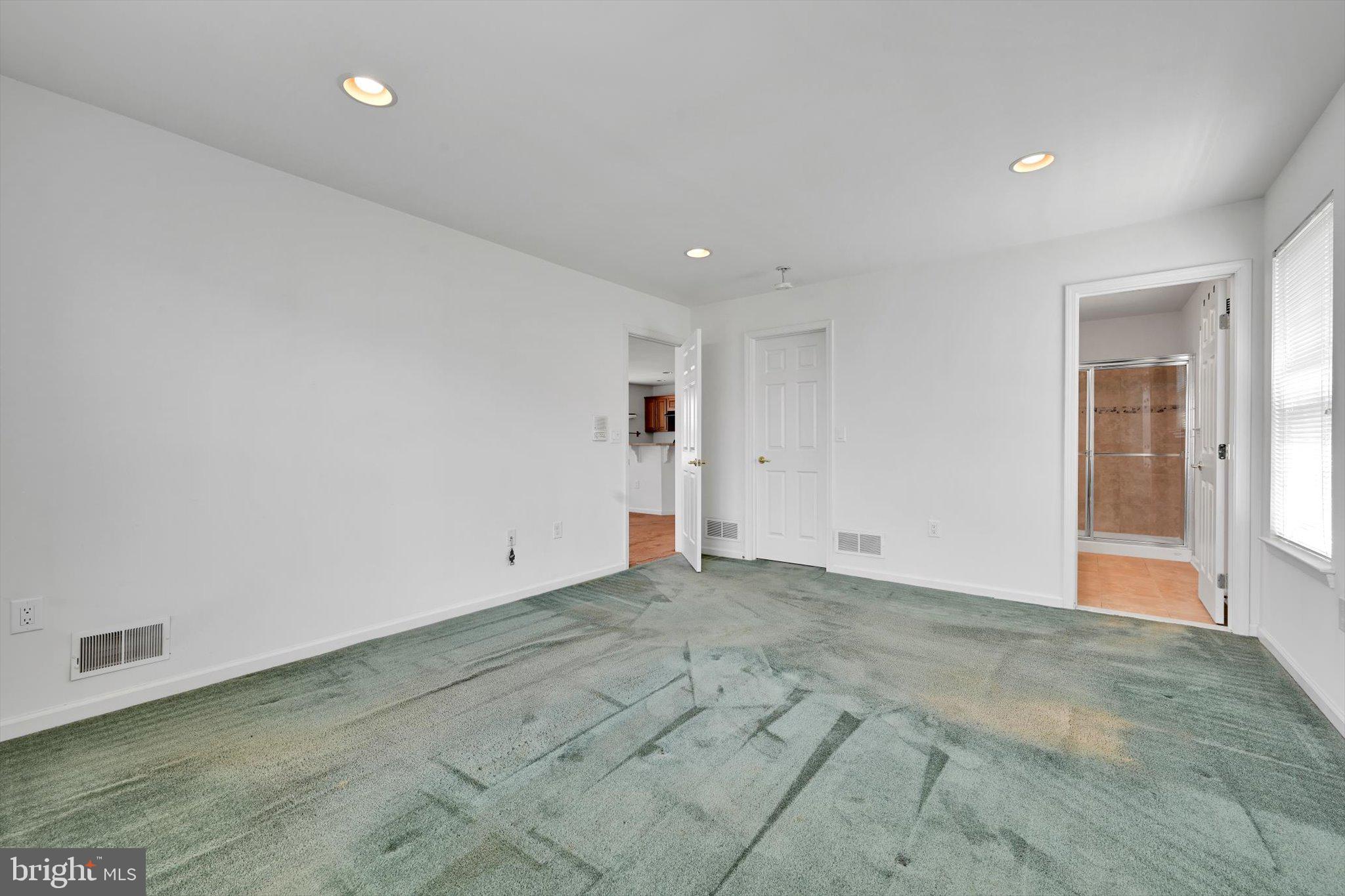 FOUR SEASONS AT ELM TREE - Residential