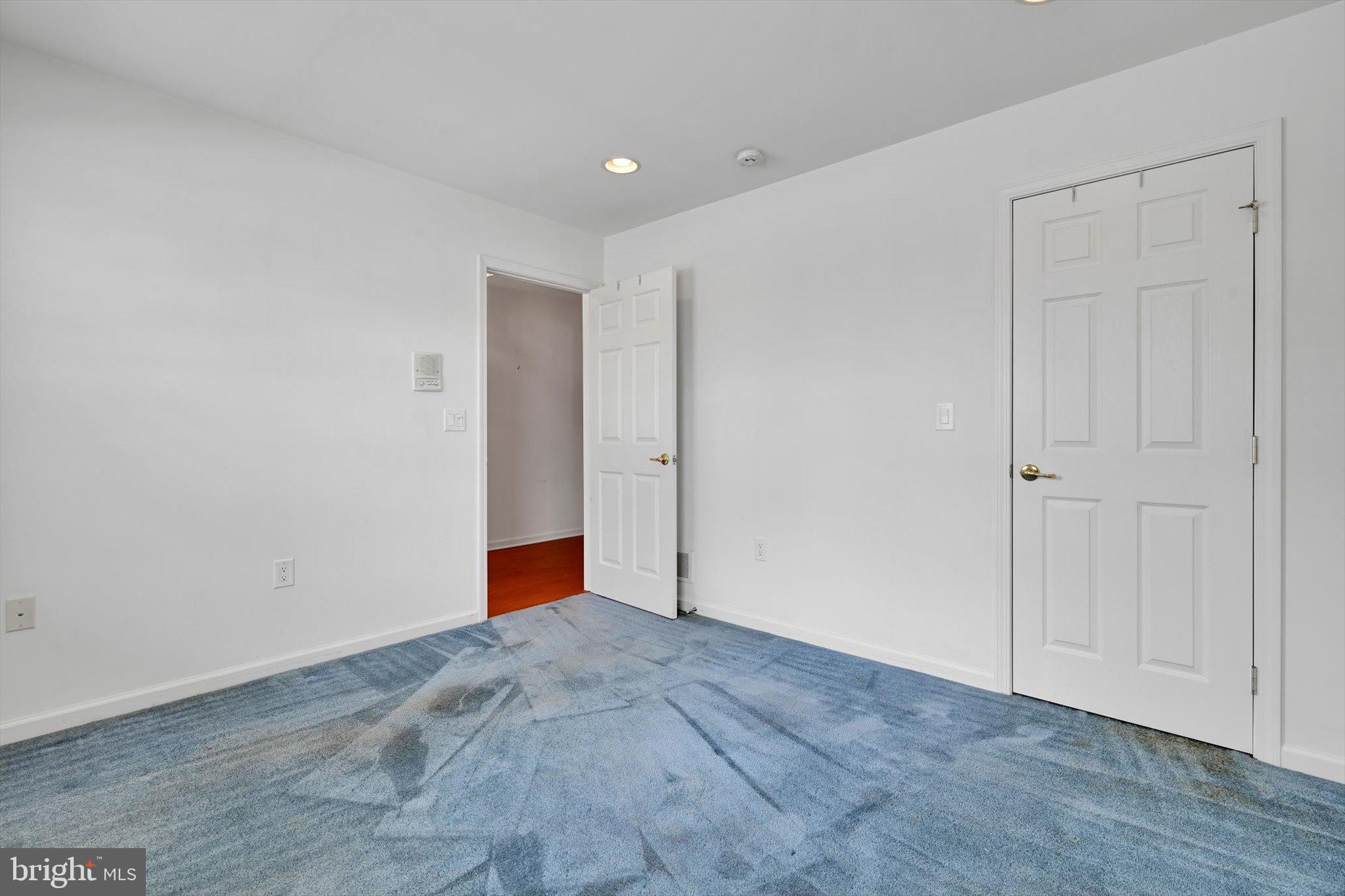 FOUR SEASONS AT ELM TREE - Residential