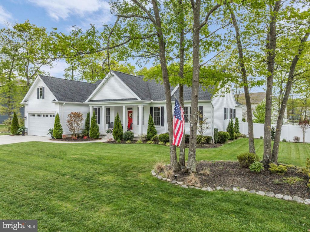 Photo of 305 Glen Dornoch Ln, EGG HARBOR TOWNSHIP, NJ 08234 (MLS # NJAC2024530)