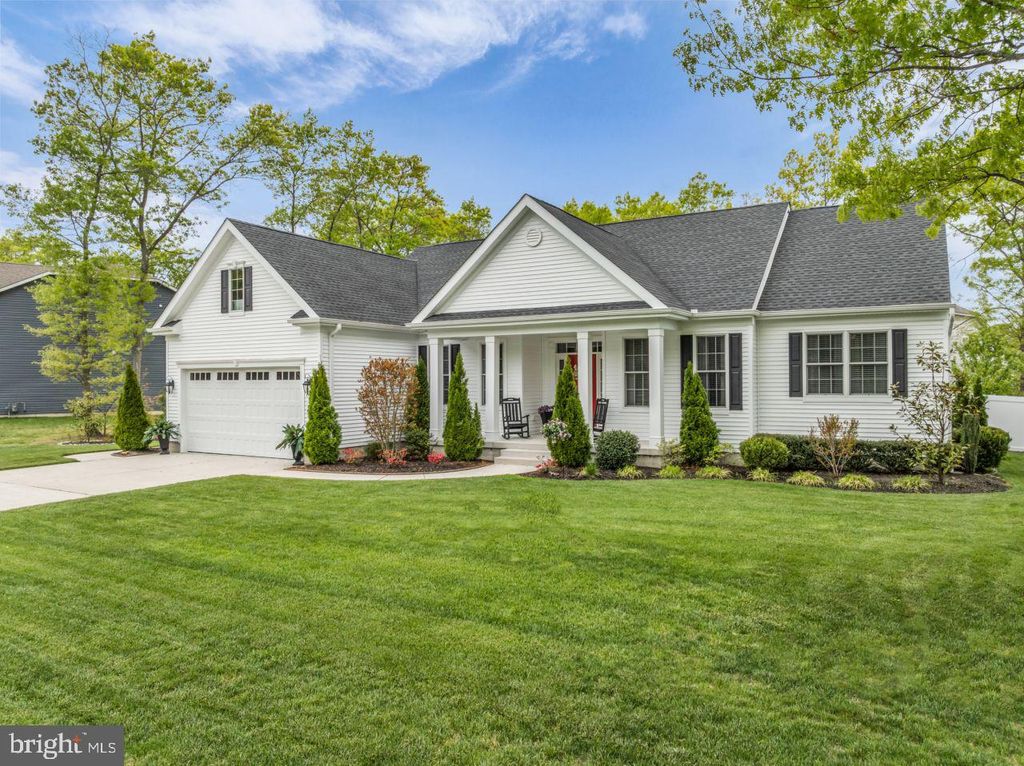 Photo of 305 Glen Dornoch Ln, EGG HARBOR TOWNSHIP, NJ 08234 (MLS # NJAC2024530)