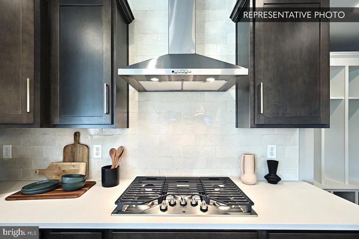 THE SEASONS - Residential