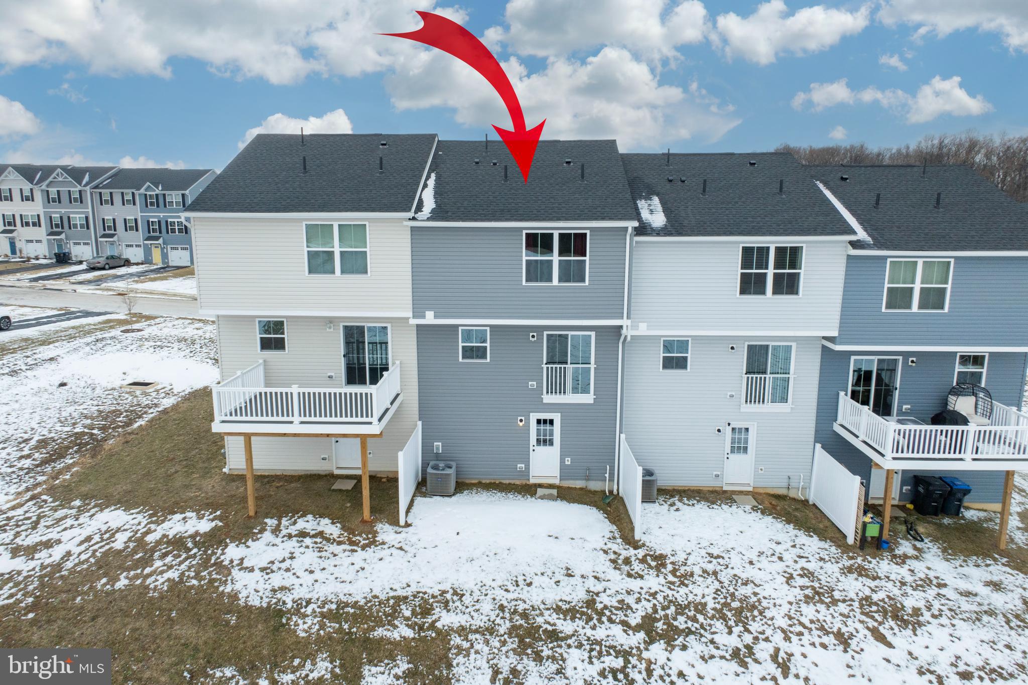 VALLEY SQUARE TOWNS - Residential