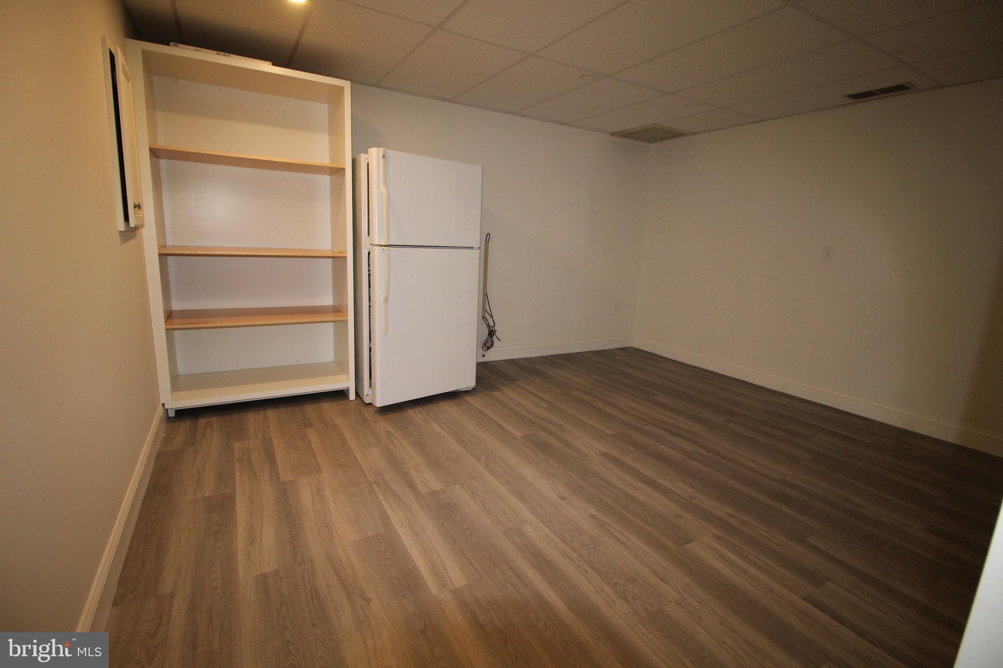 3402 E LINCOLN HIGHWAY E