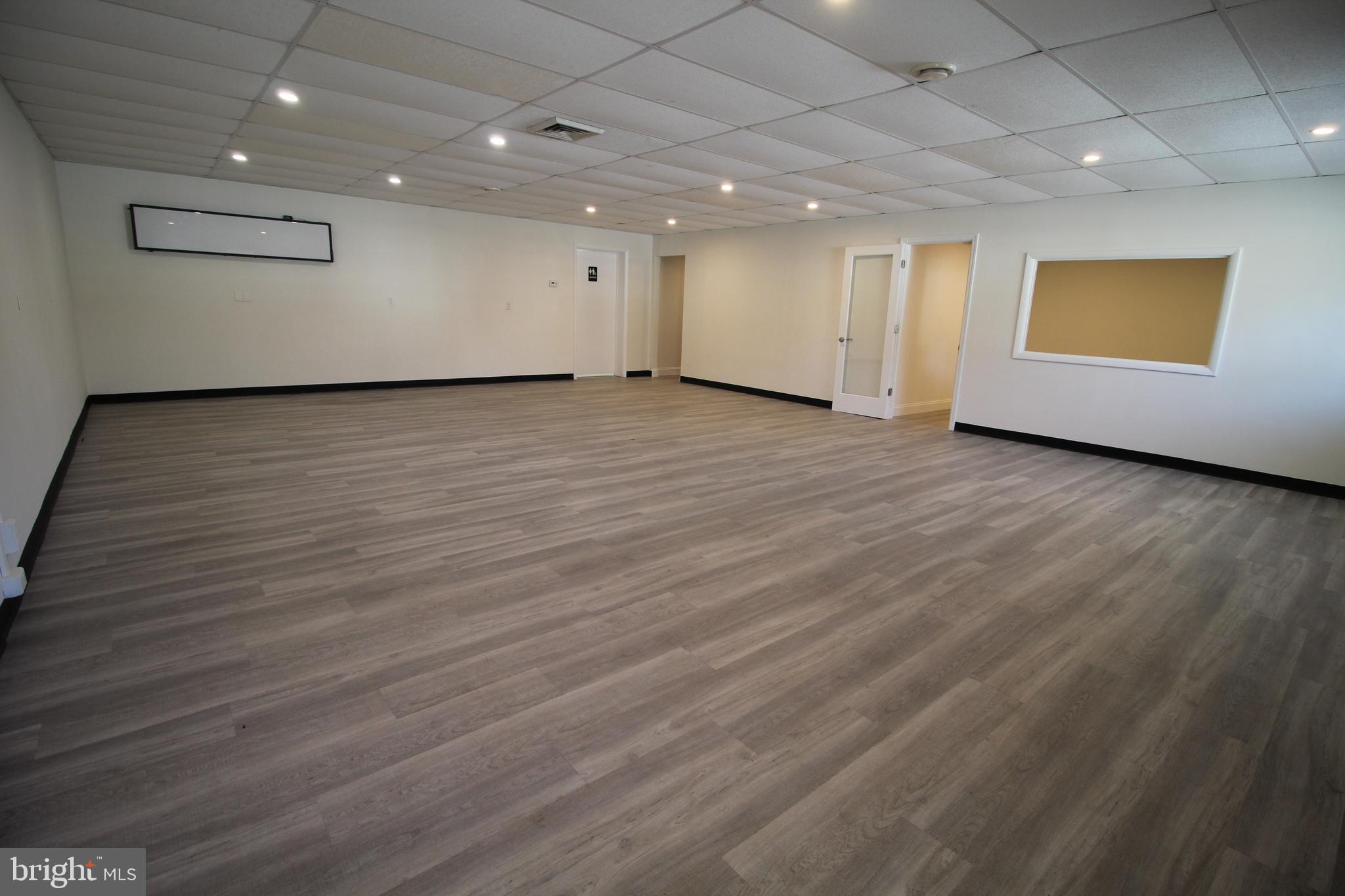 3402 E LINCOLN HIGHWAY E