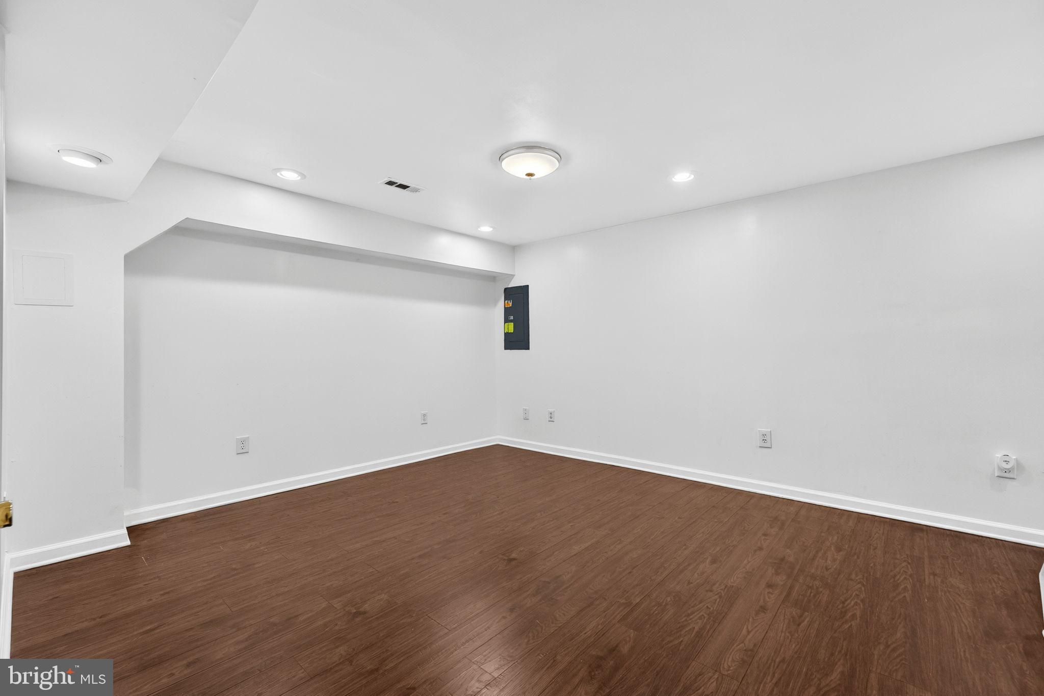 CANTERBURY VILLAGE - Residential Lease