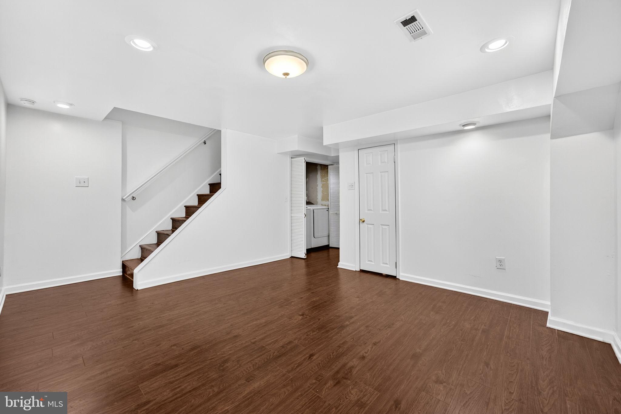 CANTERBURY VILLAGE - Residential Lease