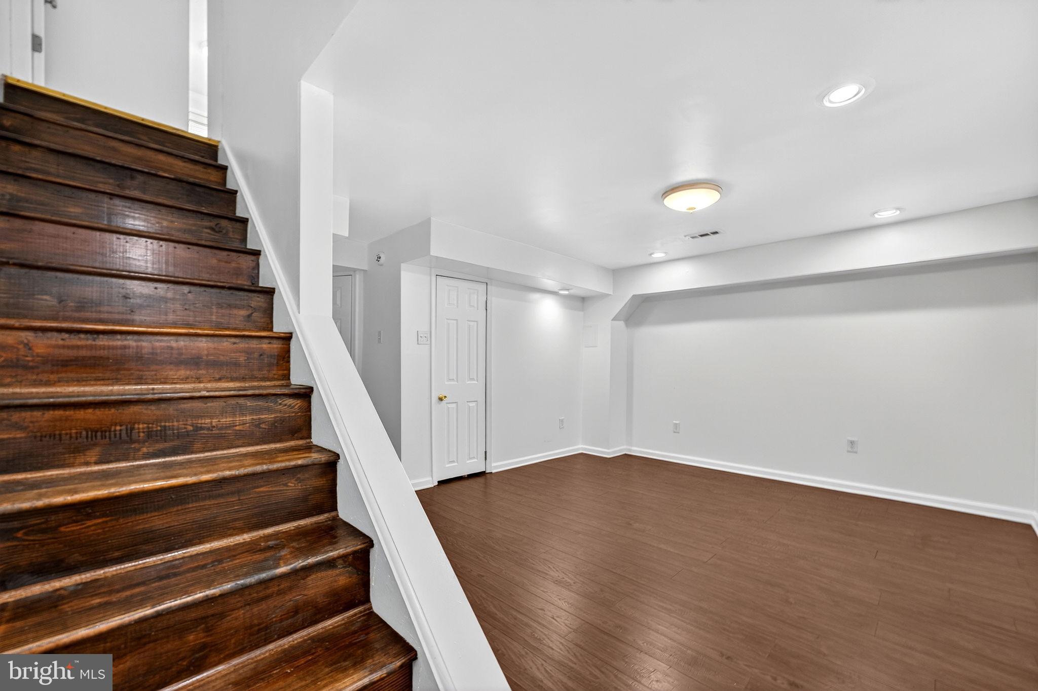 CANTERBURY VILLAGE - Residential Lease