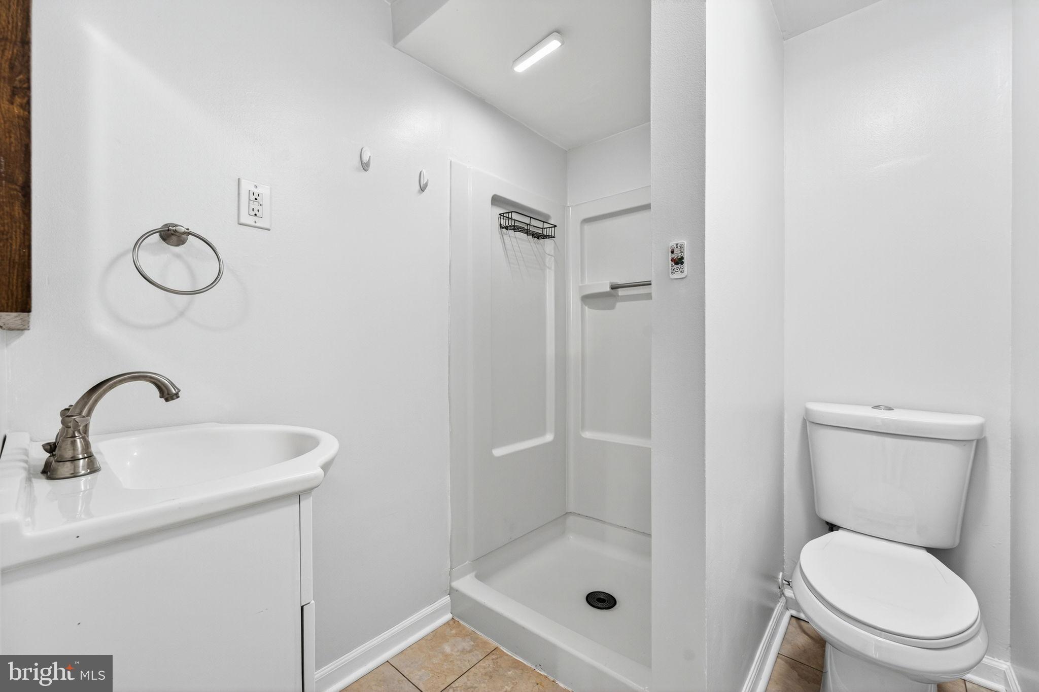 CANTERBURY VILLAGE - Residential Lease