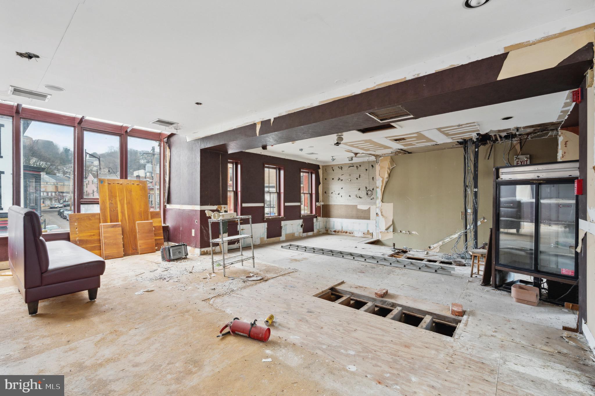 MANAYUNK - Commercial Sale